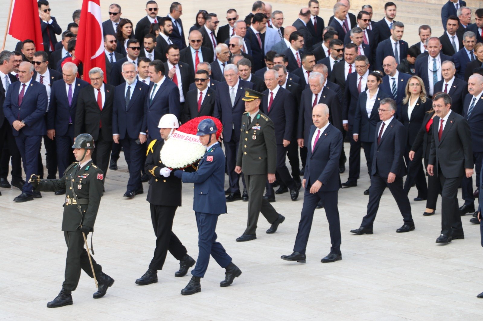 TBMM Başkanı Numan Kurtulmuş Anıtkabir ziyareti