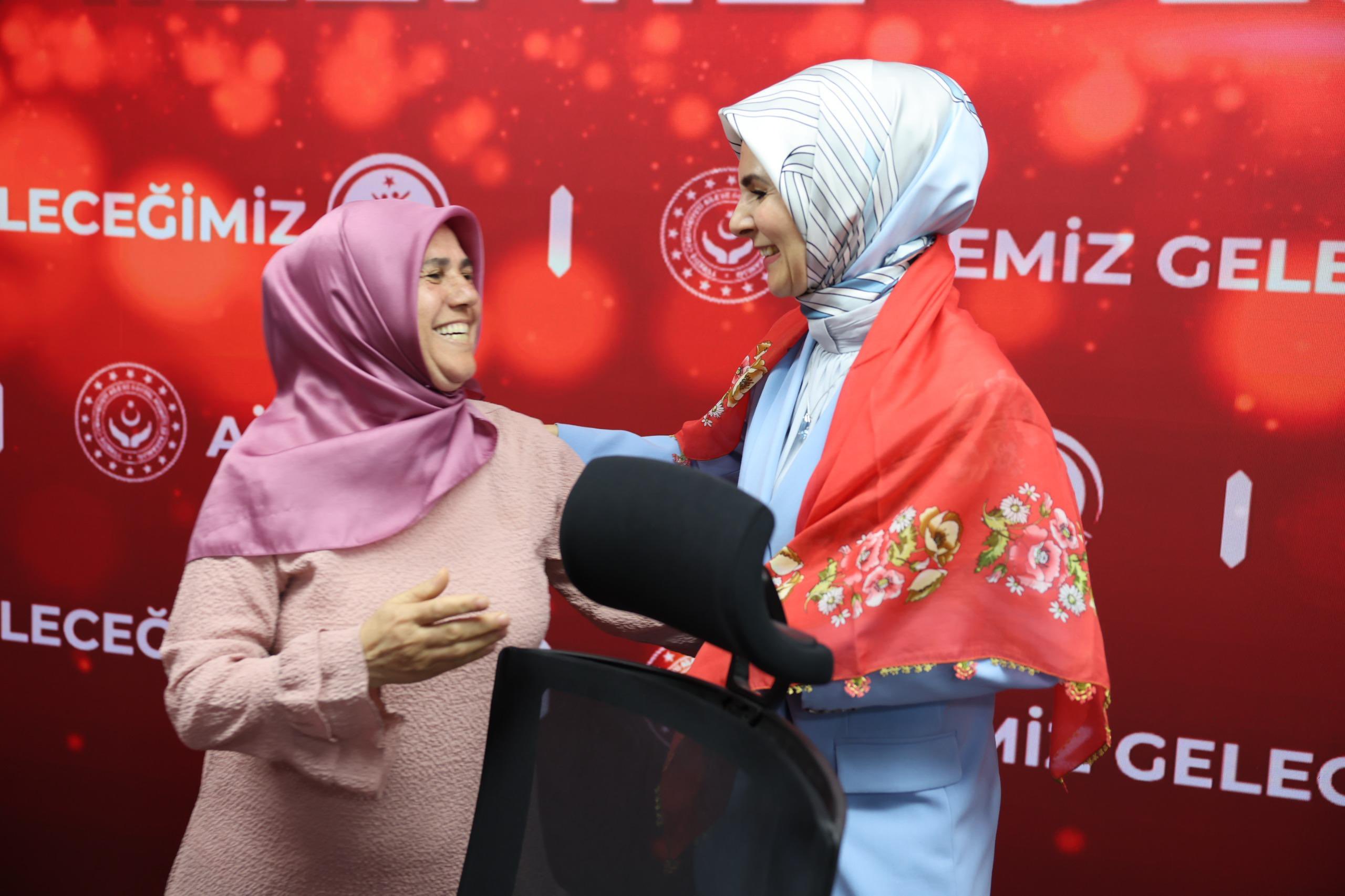 Bakan Göktaş Otizmli Çocuklarla