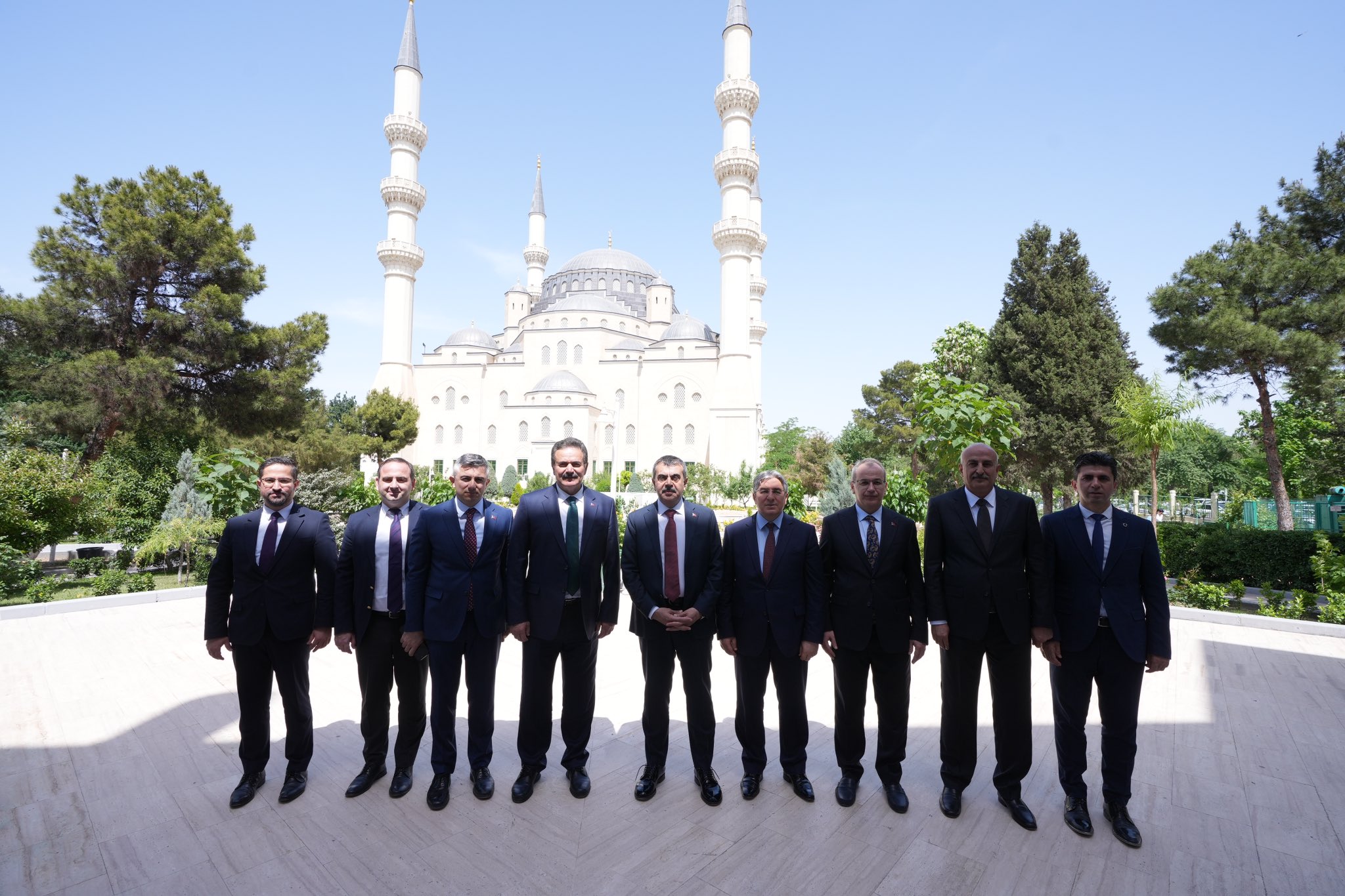 Bakan Tekin kültürel temaslar