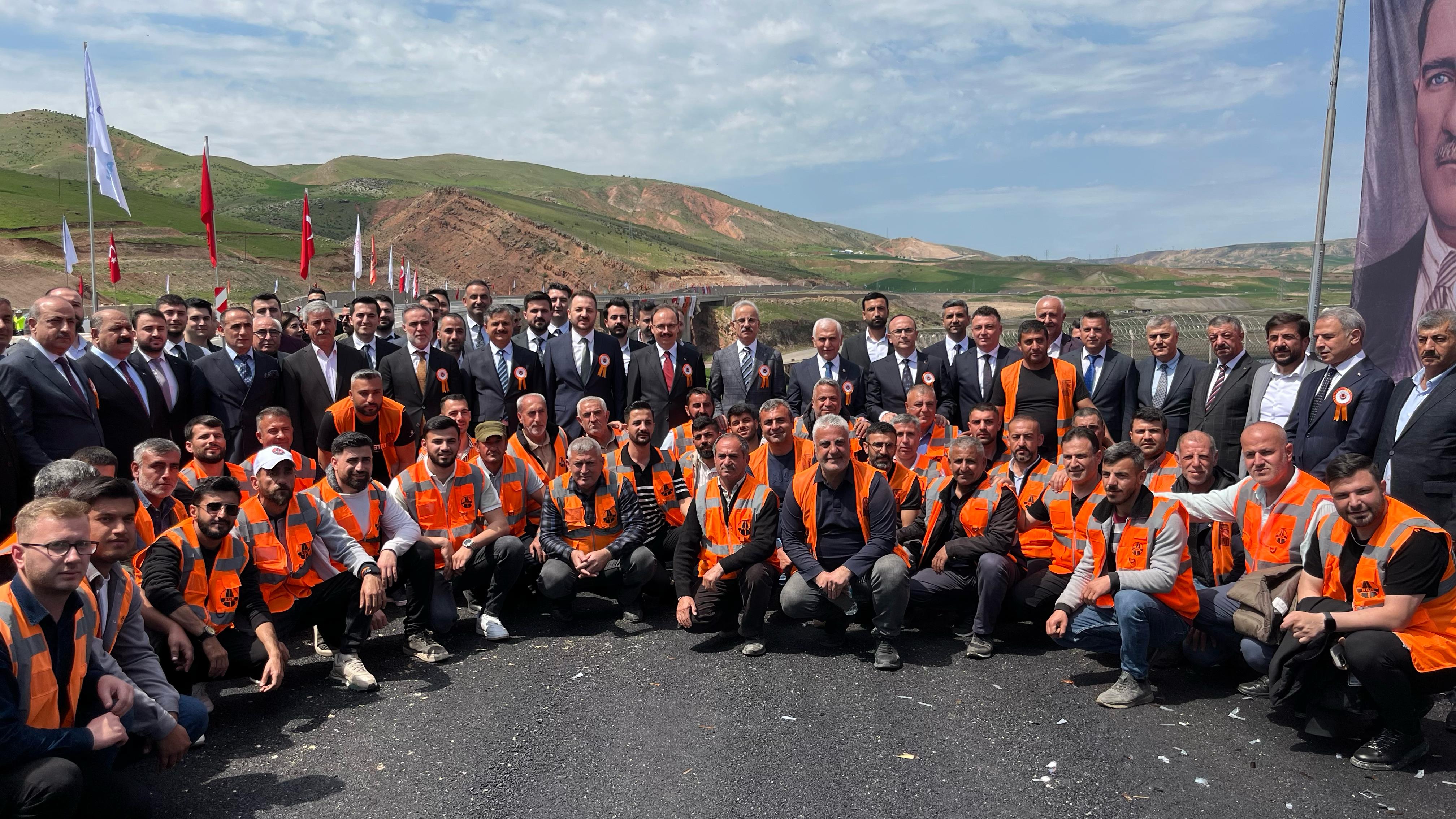 Bakan Uraloğlu Siirt-Kurtalan Yolu Açılışında