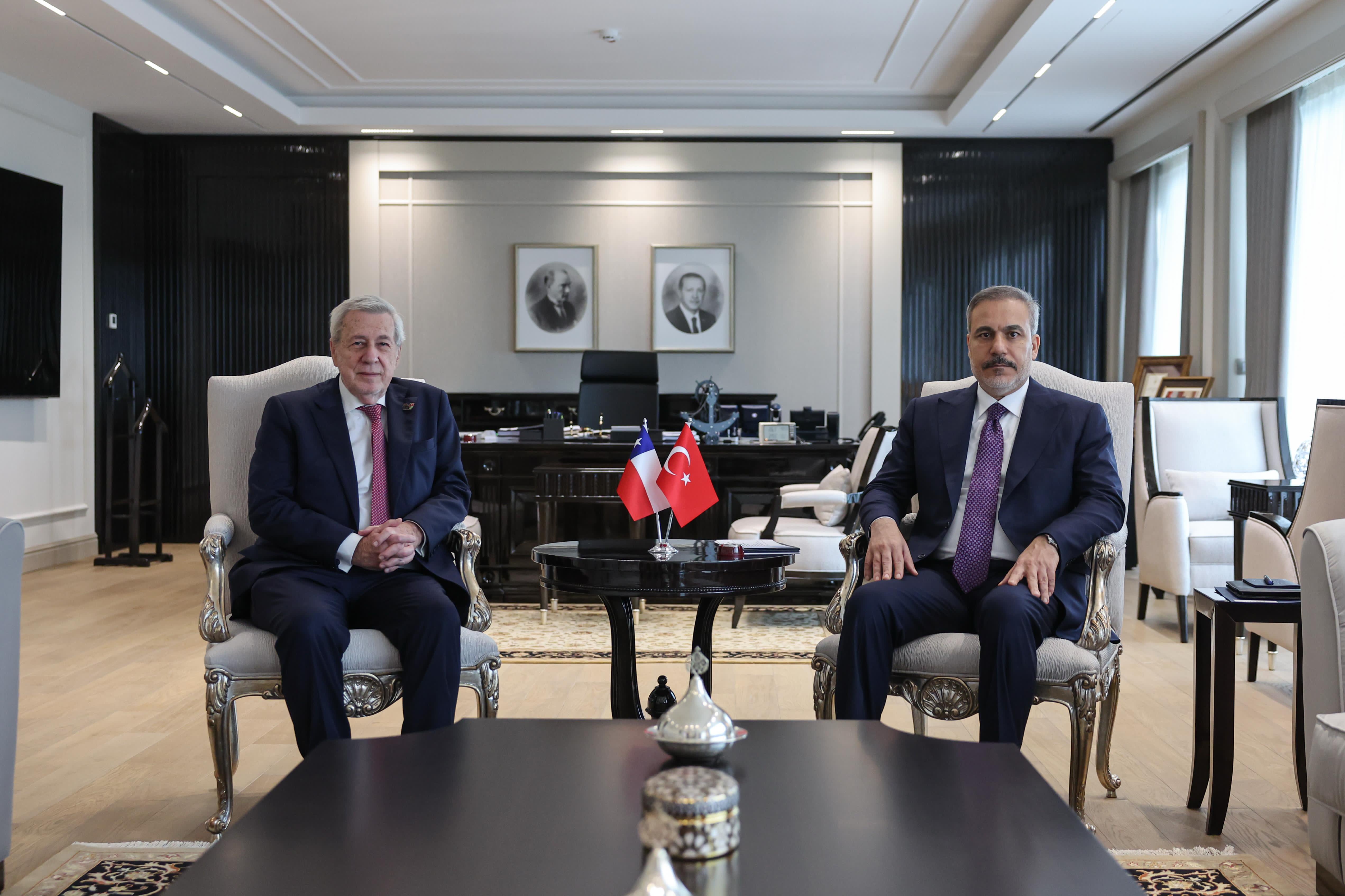 Hakan Fidan ve Şili Dışişleri Bakanı