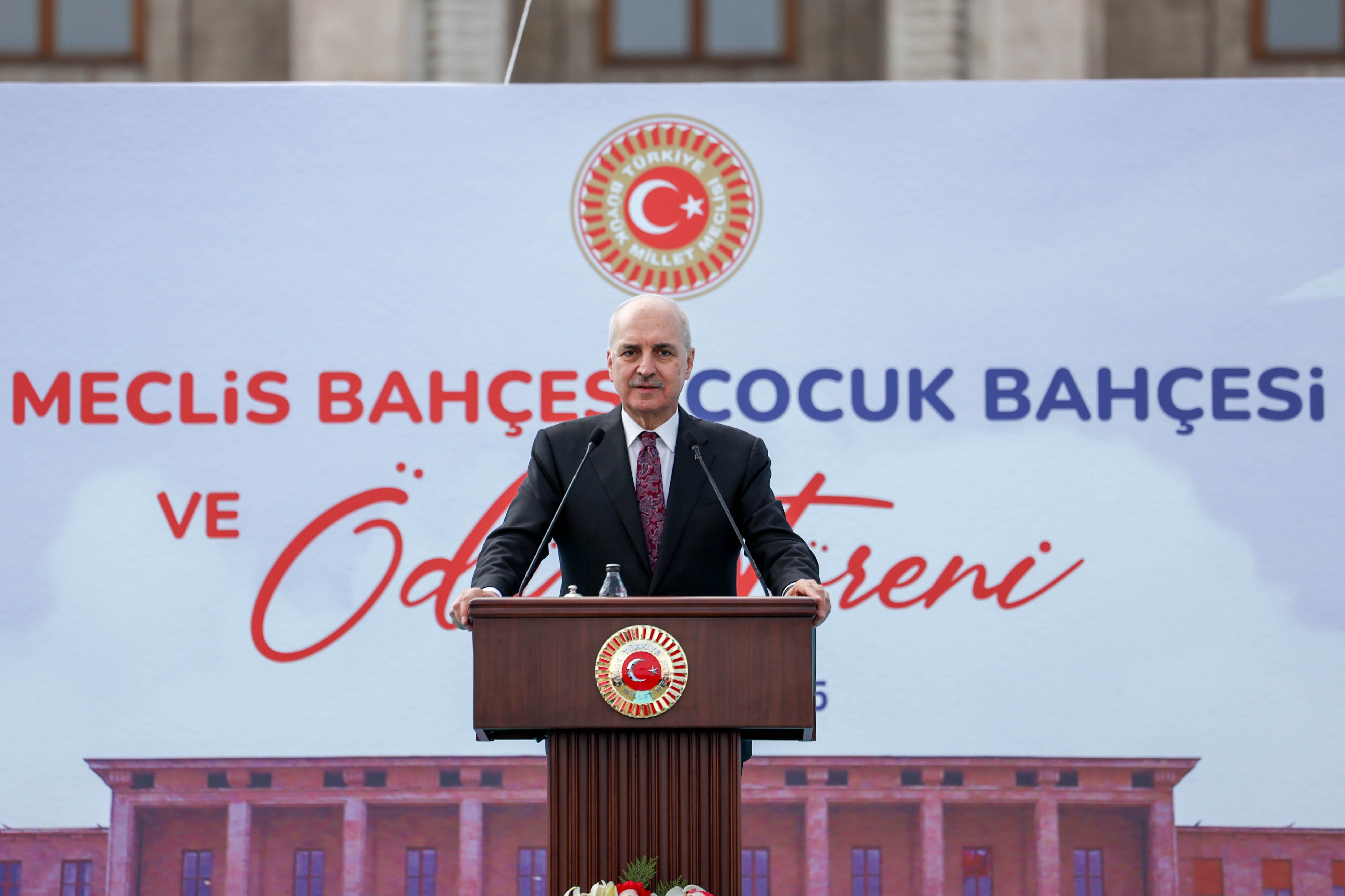 Gençlik ve Spor Bakanı Osman Aşkın Bak