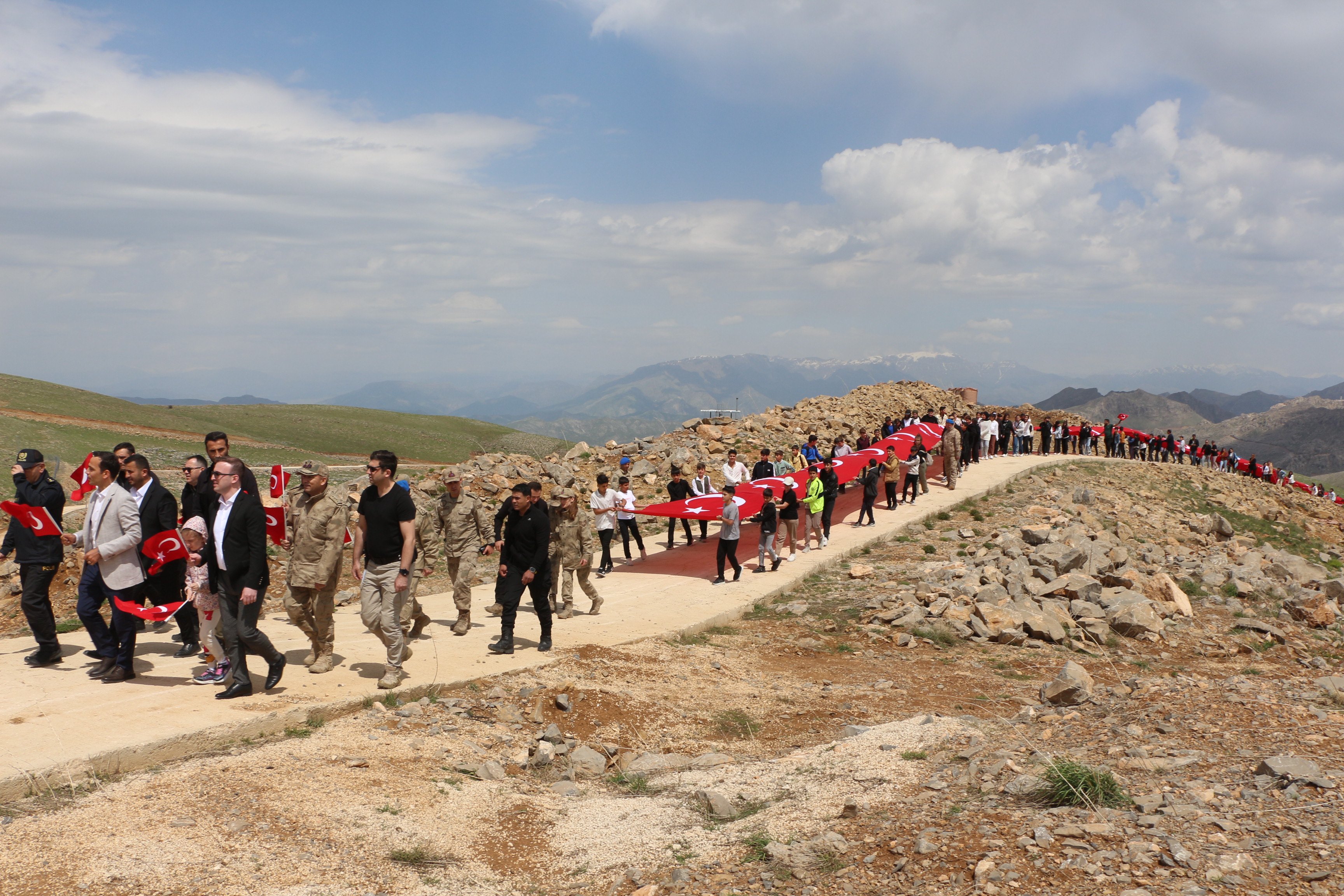 Cudi Dağı Türk Bayrağı