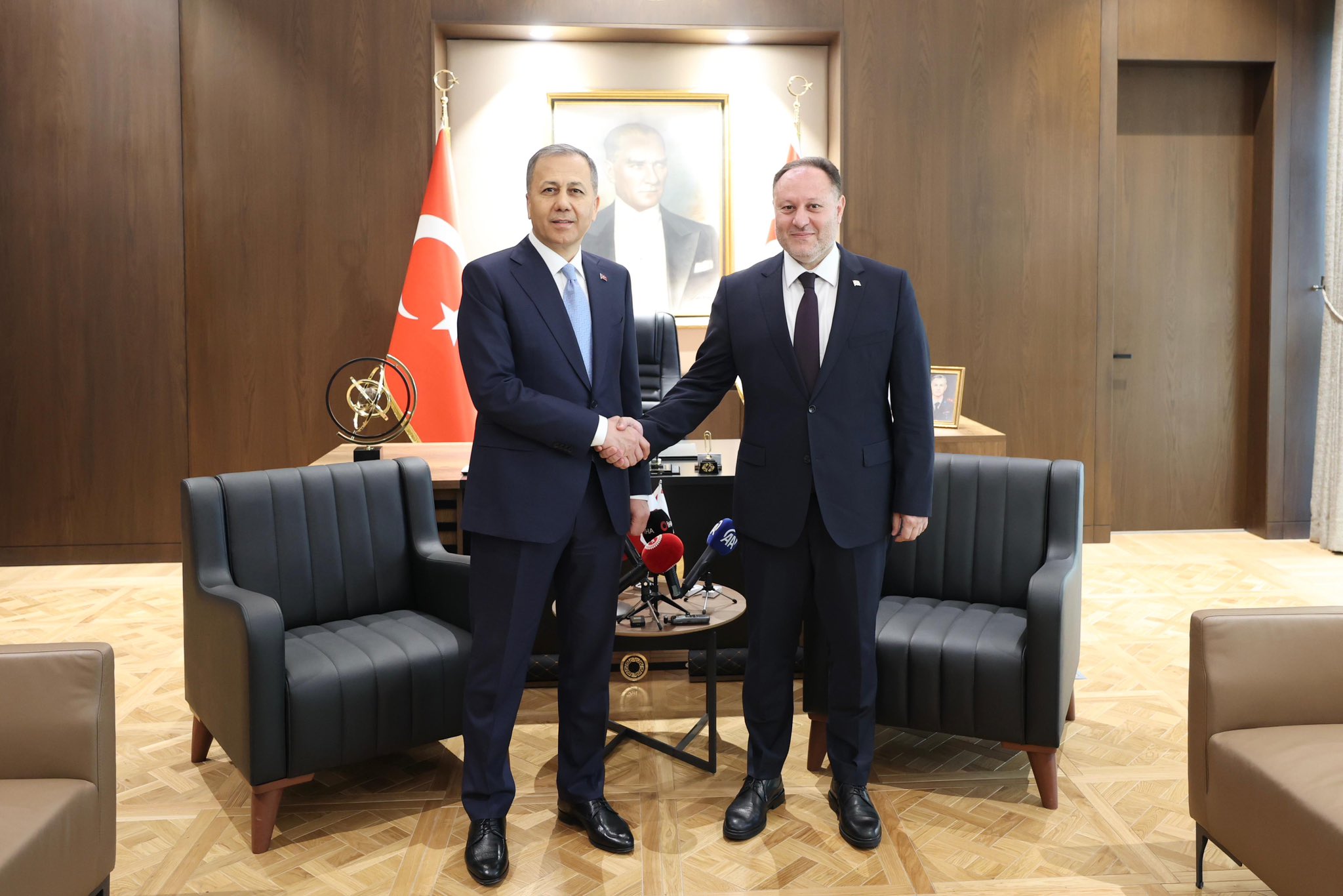 Bakan Yerlikaya KKTC Başbakanı Üstel ile görüşüyor