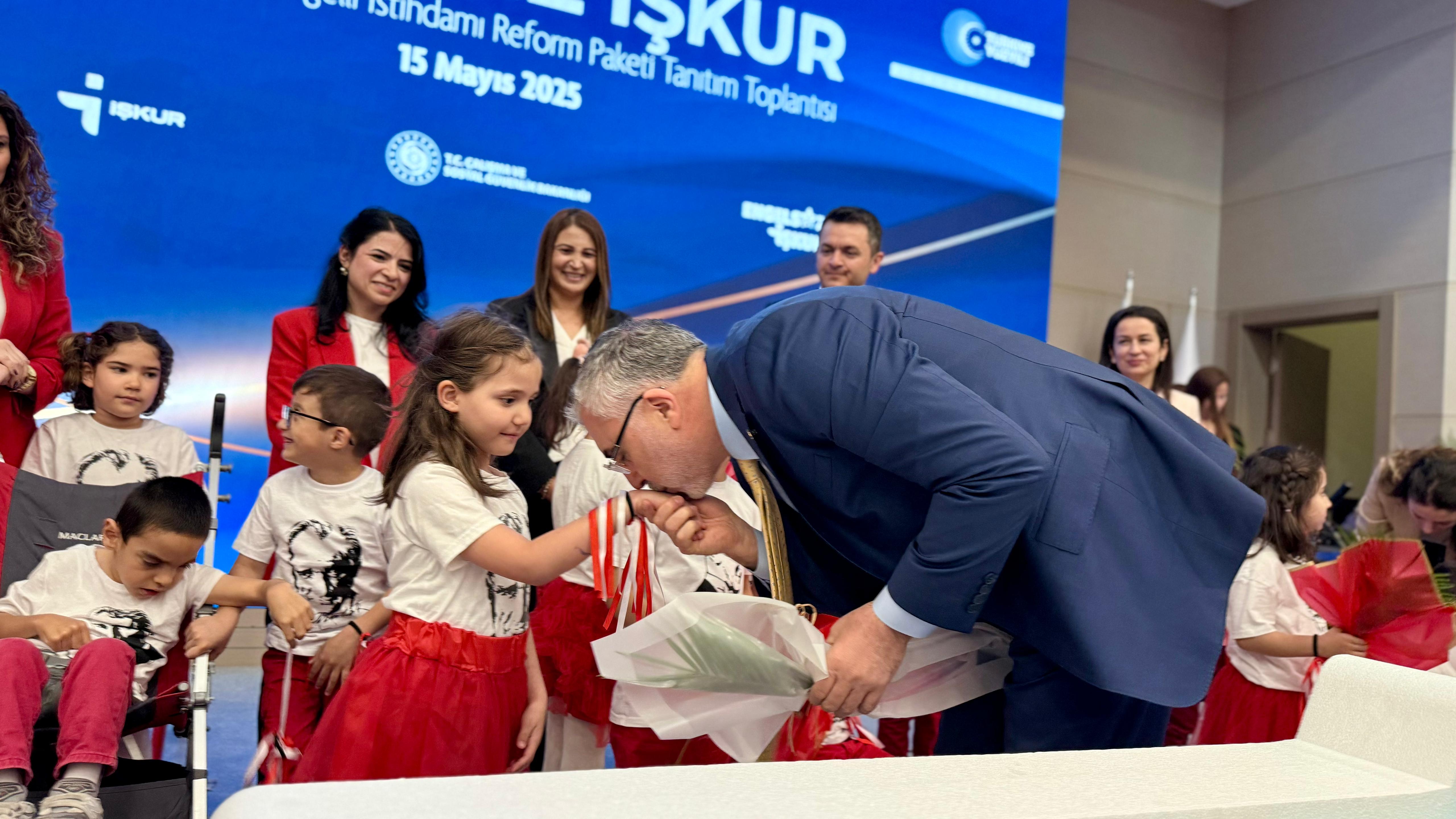 Bakan Vedat Işıkhan Engelli STK Buluşması