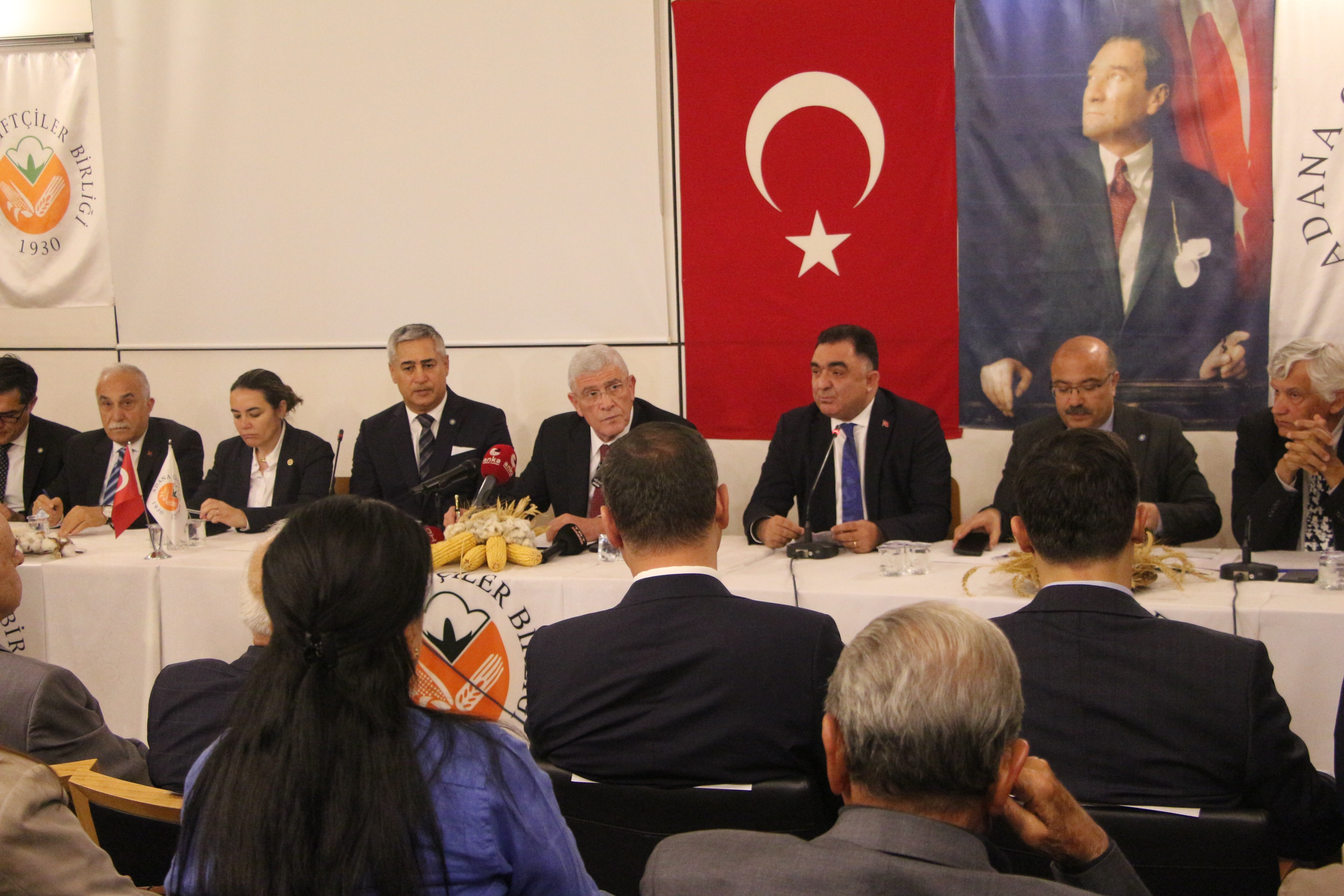 Müsavat Dervişoğlu Çiftçilerle Buluştu