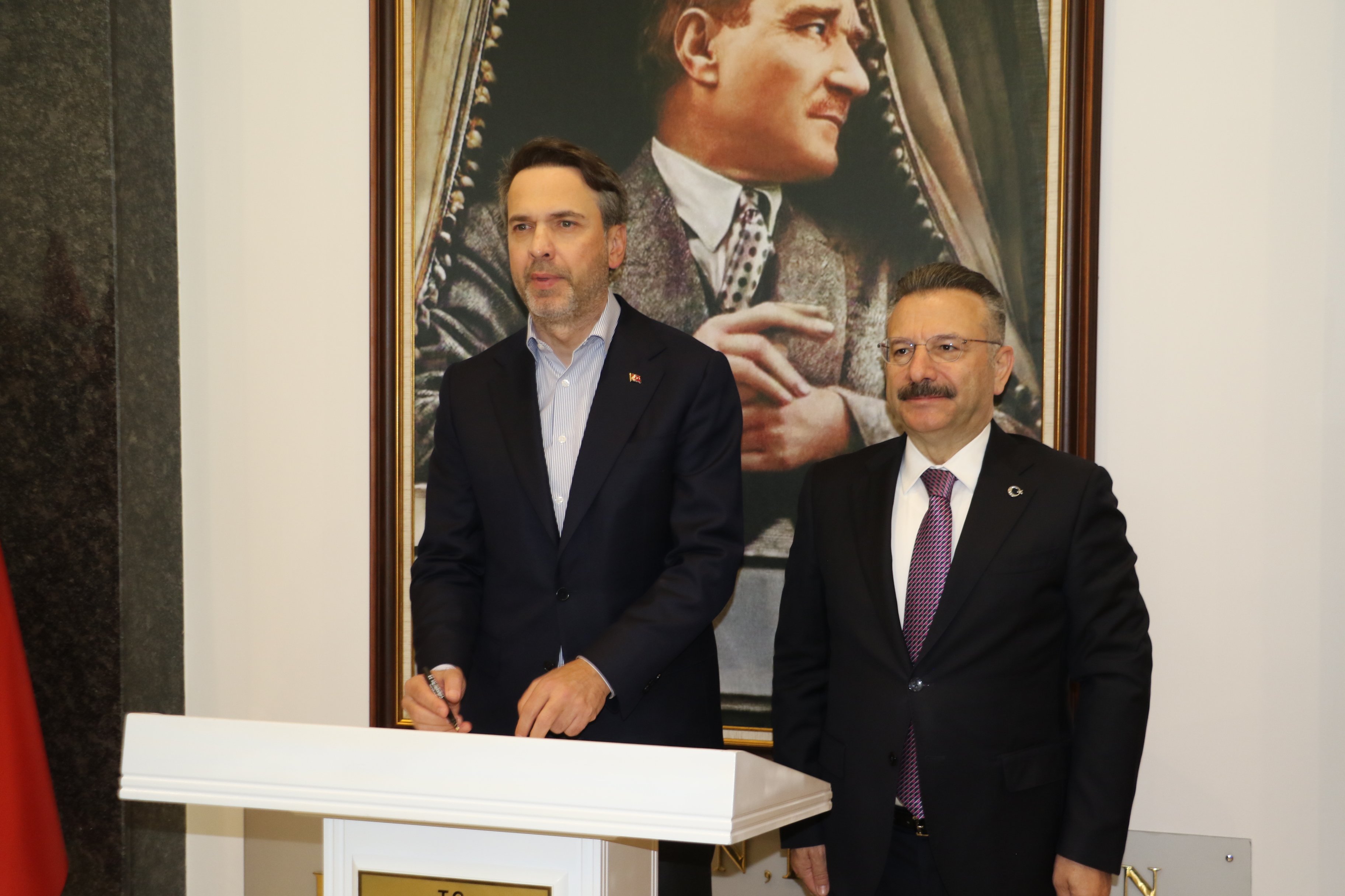Bakan Bayraktar Eskişehir
