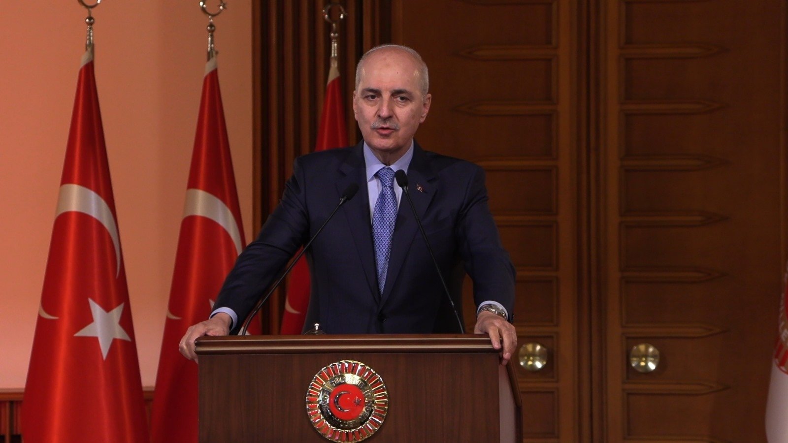 Numan Kurtulmuş gençlerle buluştu