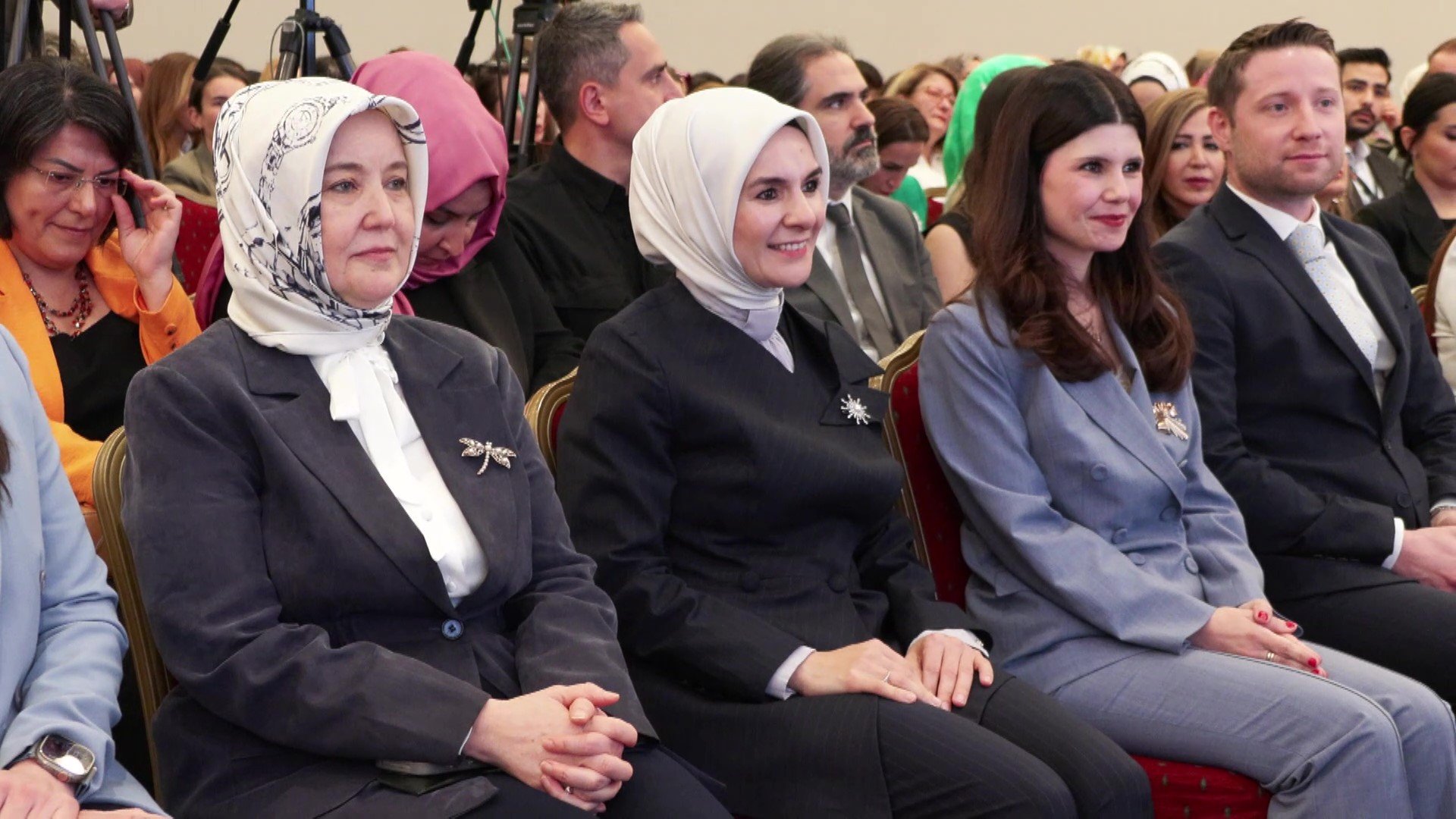 Aile ve Sosyal Hizmetler Bakanı Mahinur Özdemir Göktaş