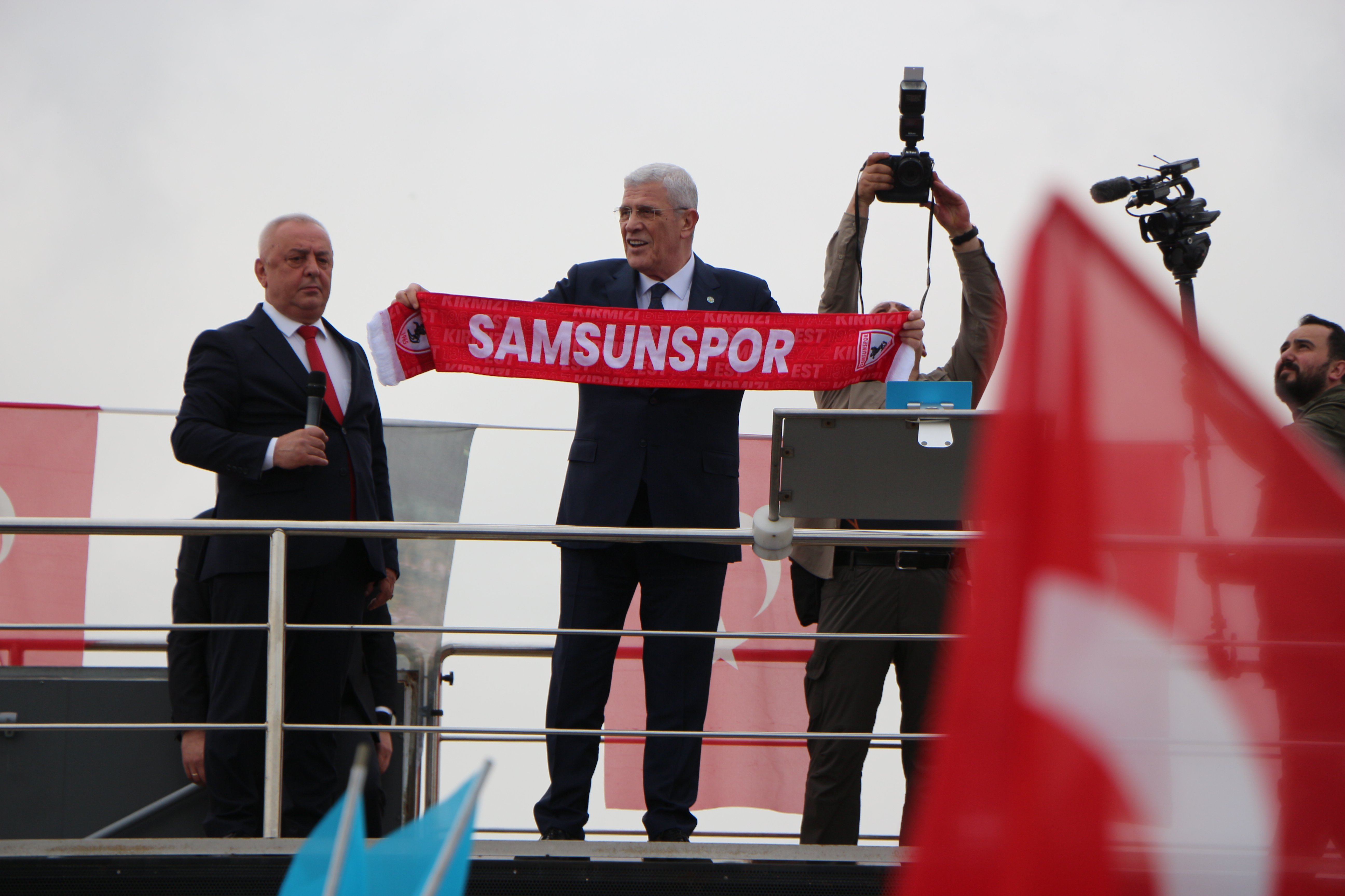 Müsavat Dervişoğlu konuşmasında