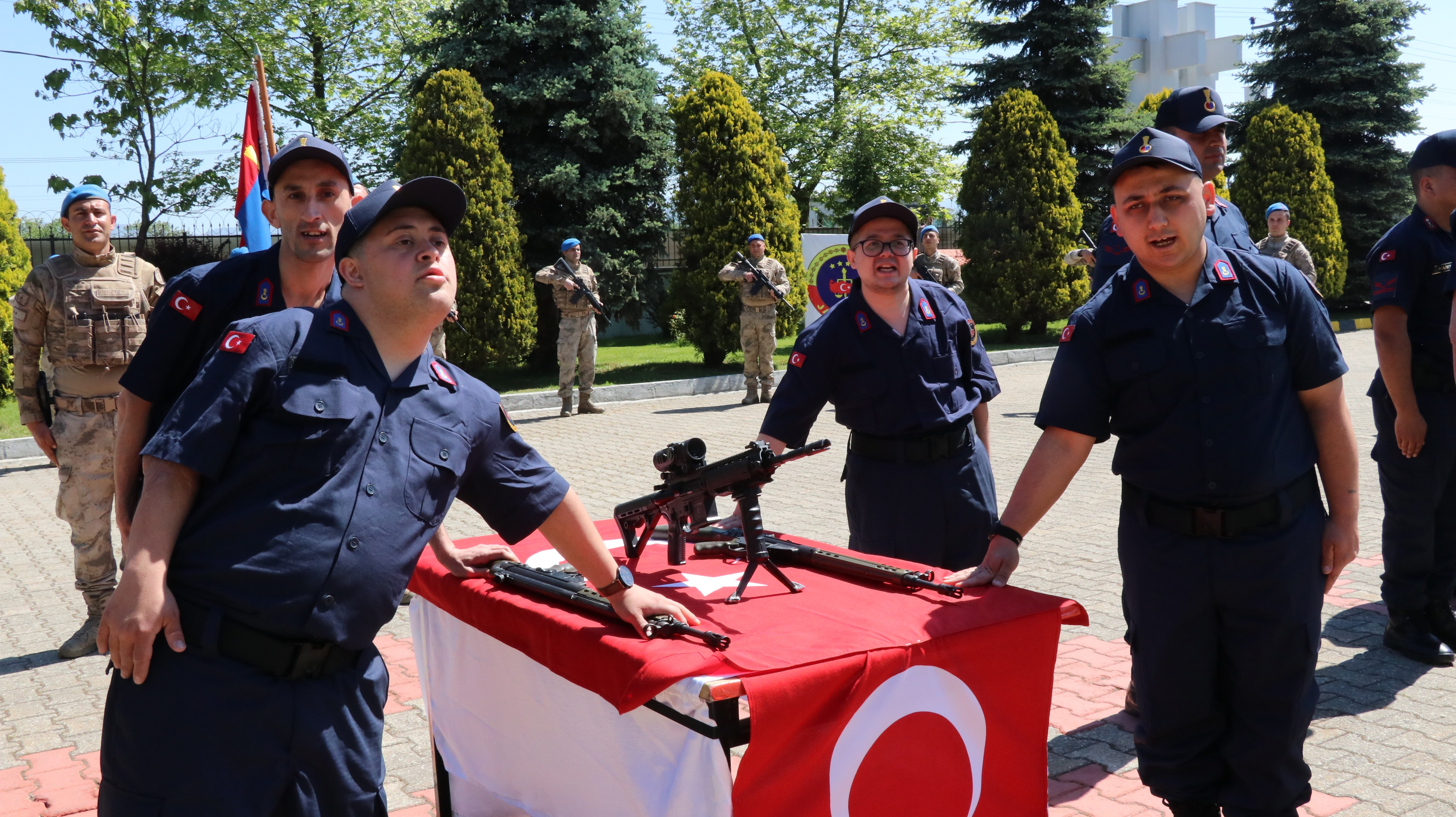 Engelli Askerler Tezkerelerini Alıyor