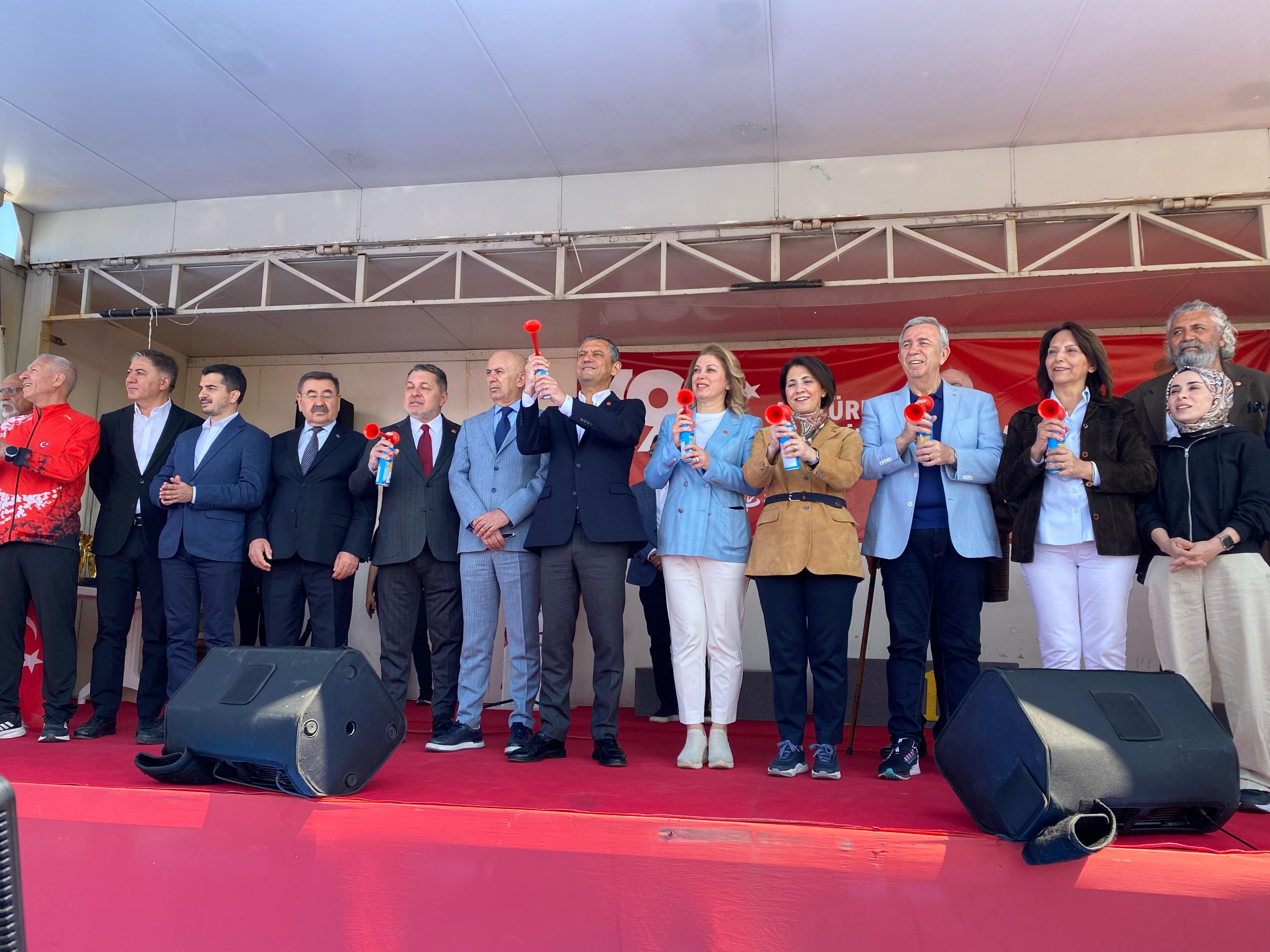 Özgür Özel maraton başlangıcı