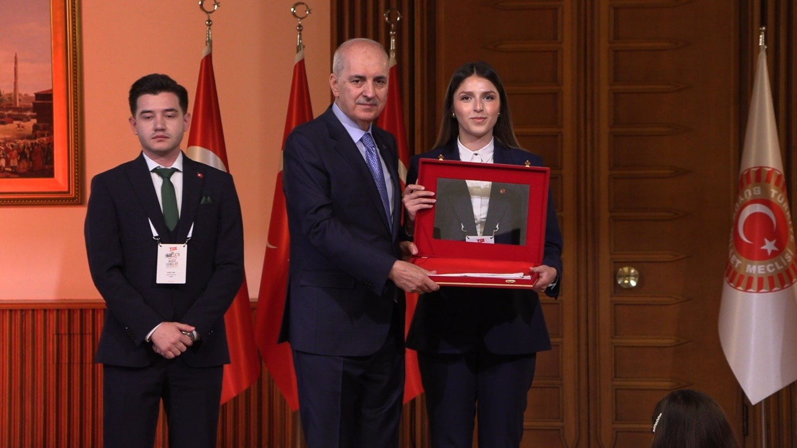 Gençlik ve Spor Bakanı Osman Aşkın Bak konuşma yapıyor