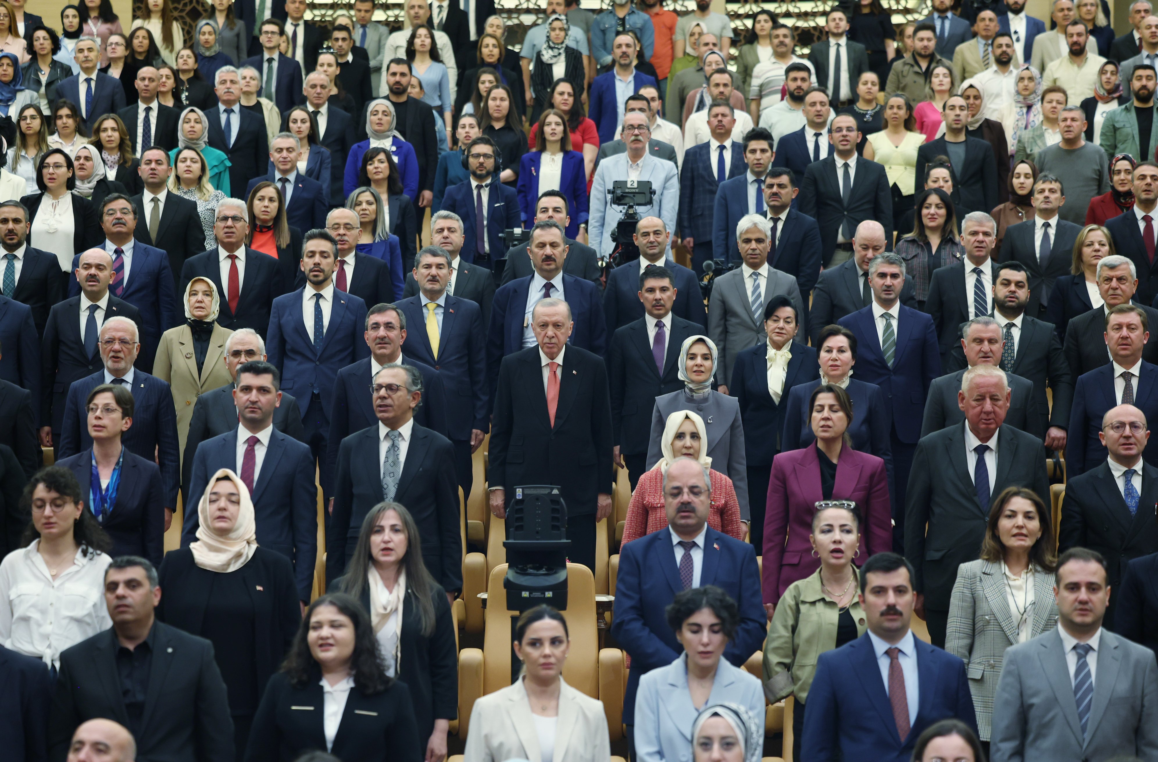 Cumhurbaşkanı Erdoğan Kamu Görevlilerine Sesleniyor