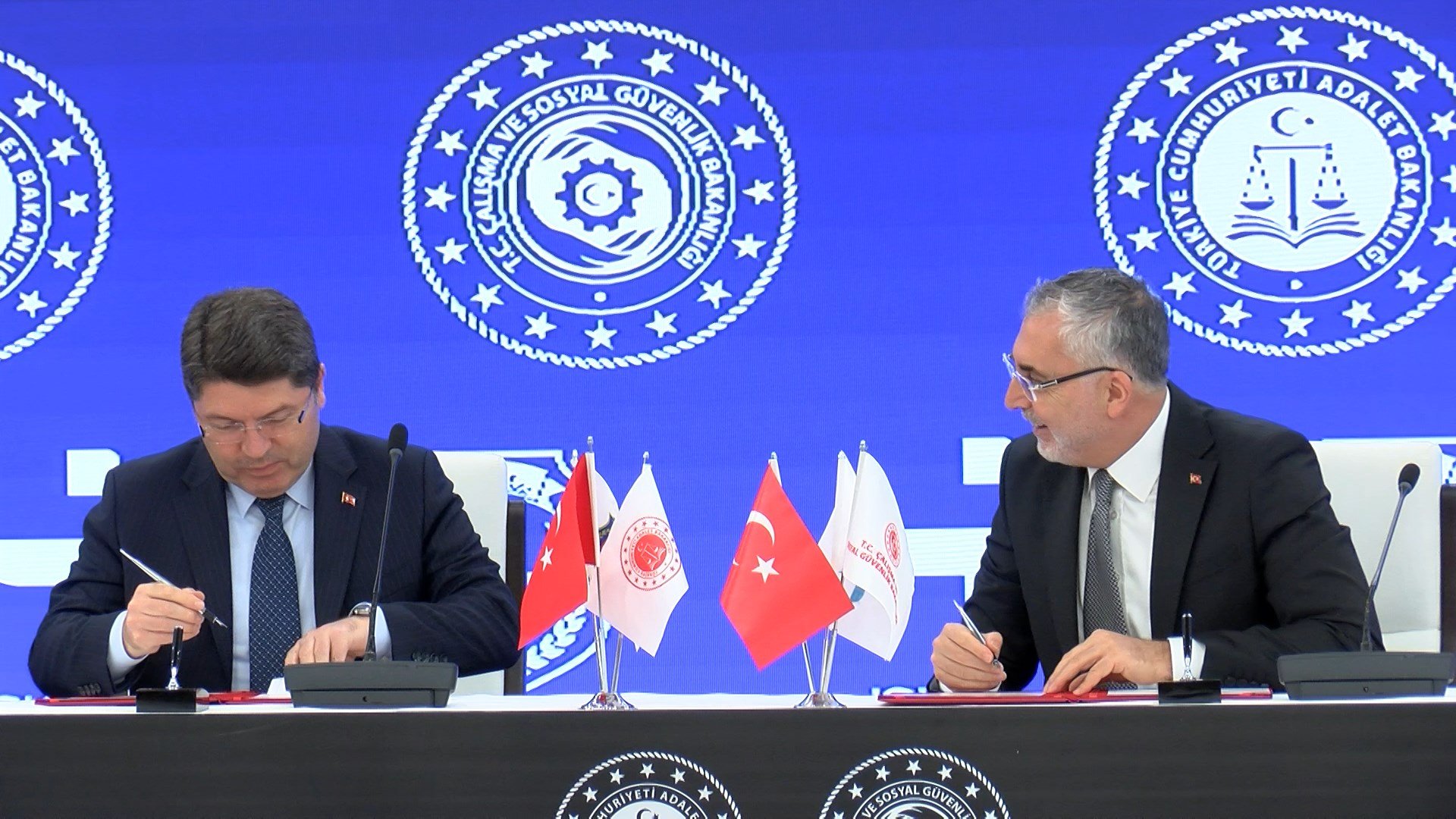 Çalışma ve Sosyal Güvenlik Bakanı Vedat Işıkhan