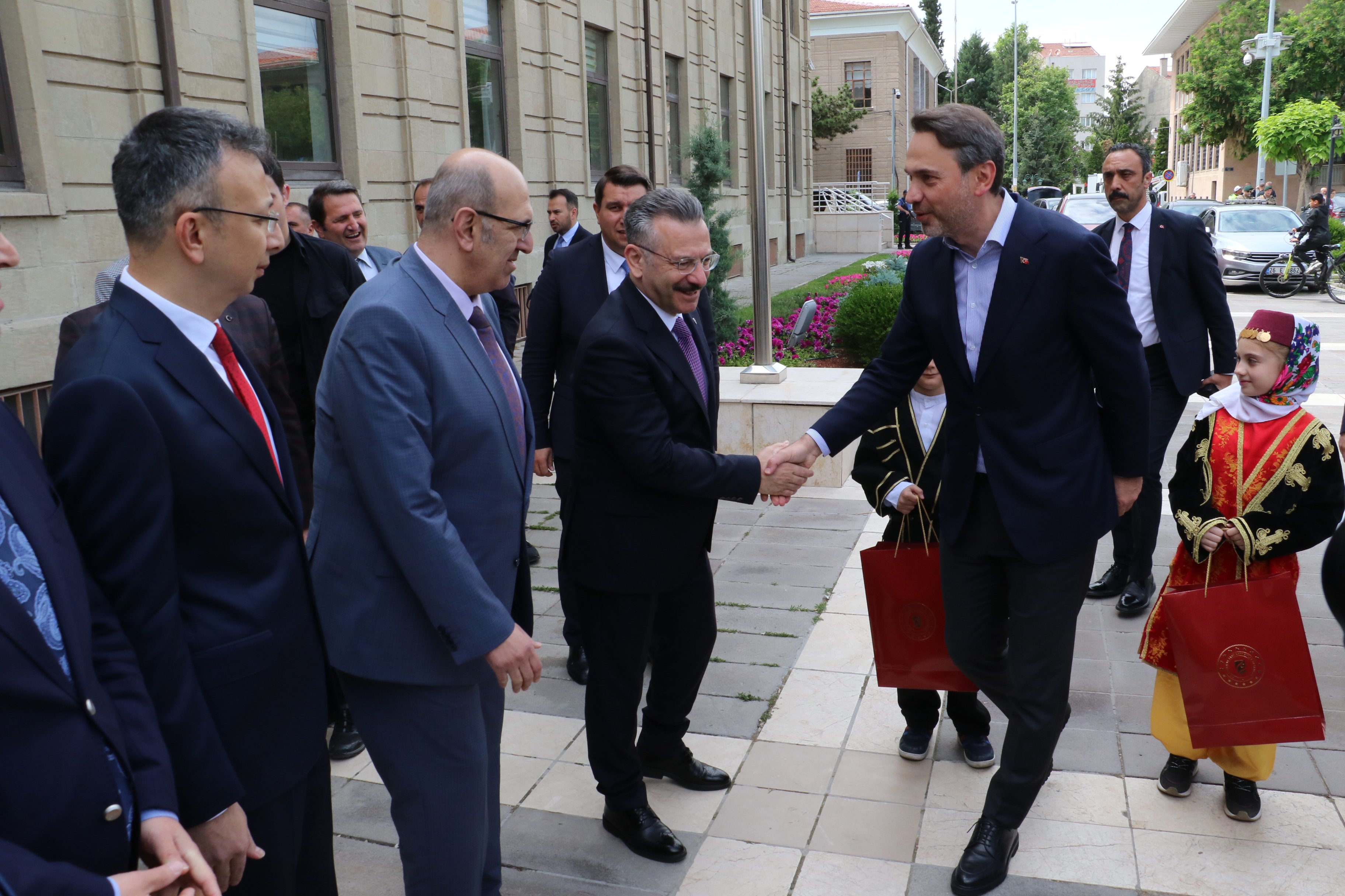 Bakan Alparslan Bayraktar