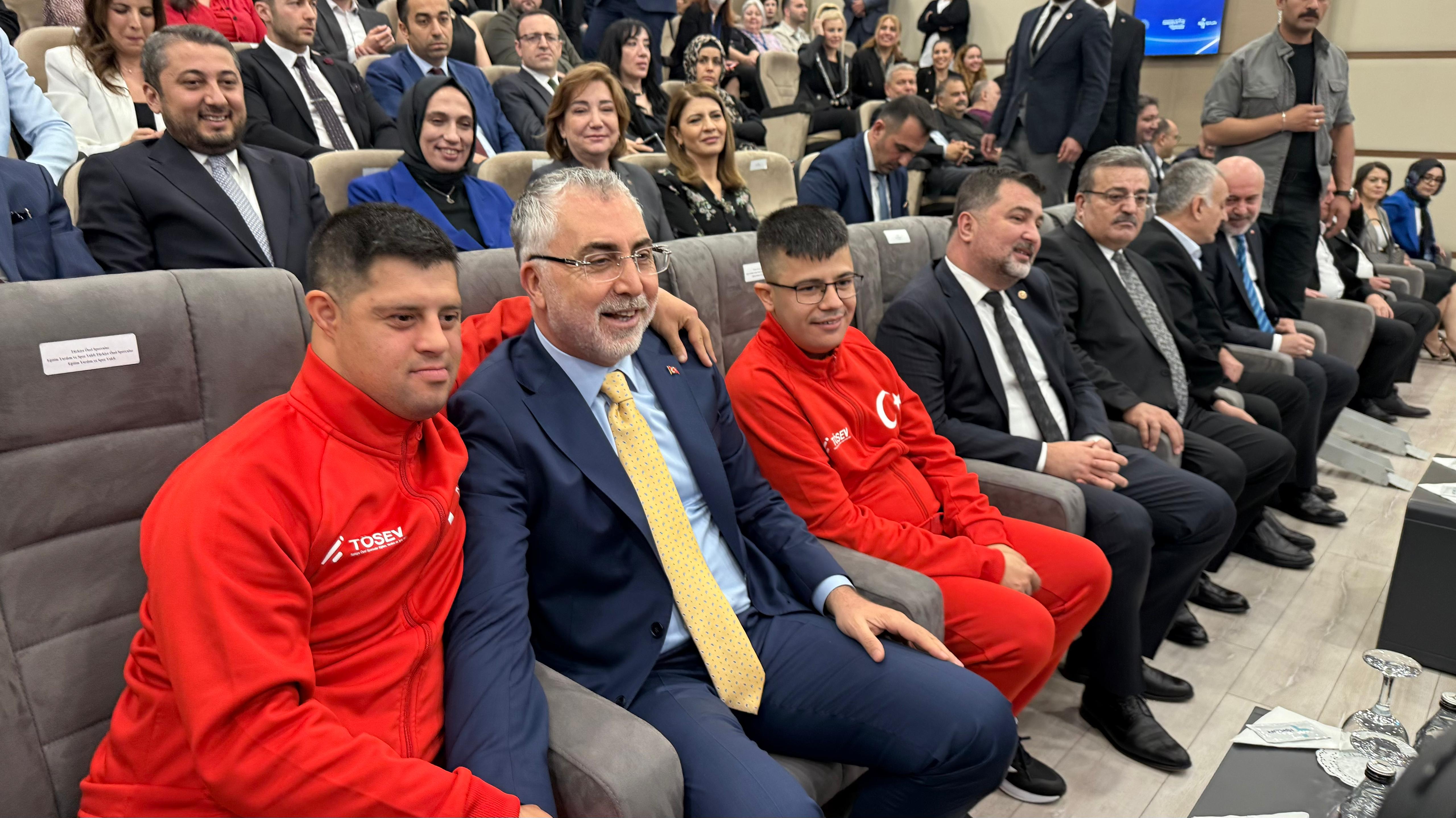 MEV Gökkuşağı Özel Eğitim Okulu Gösterisi