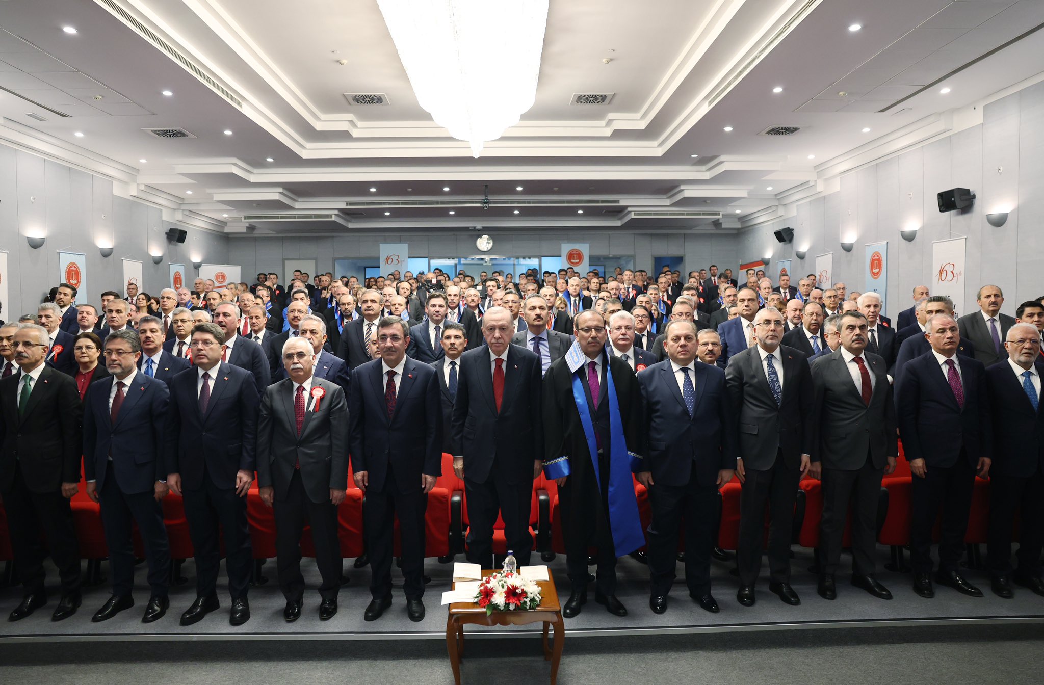 Cumhurbaşkanı Erdoğan konuşma yapıyor