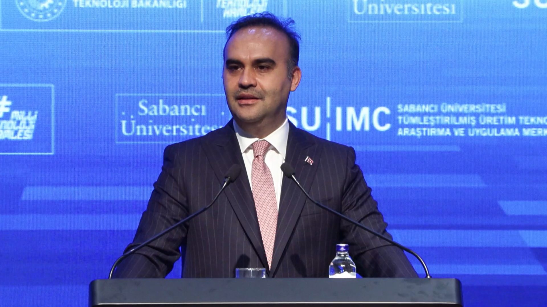 Bakan Kacır Konuşma Yapıyor
