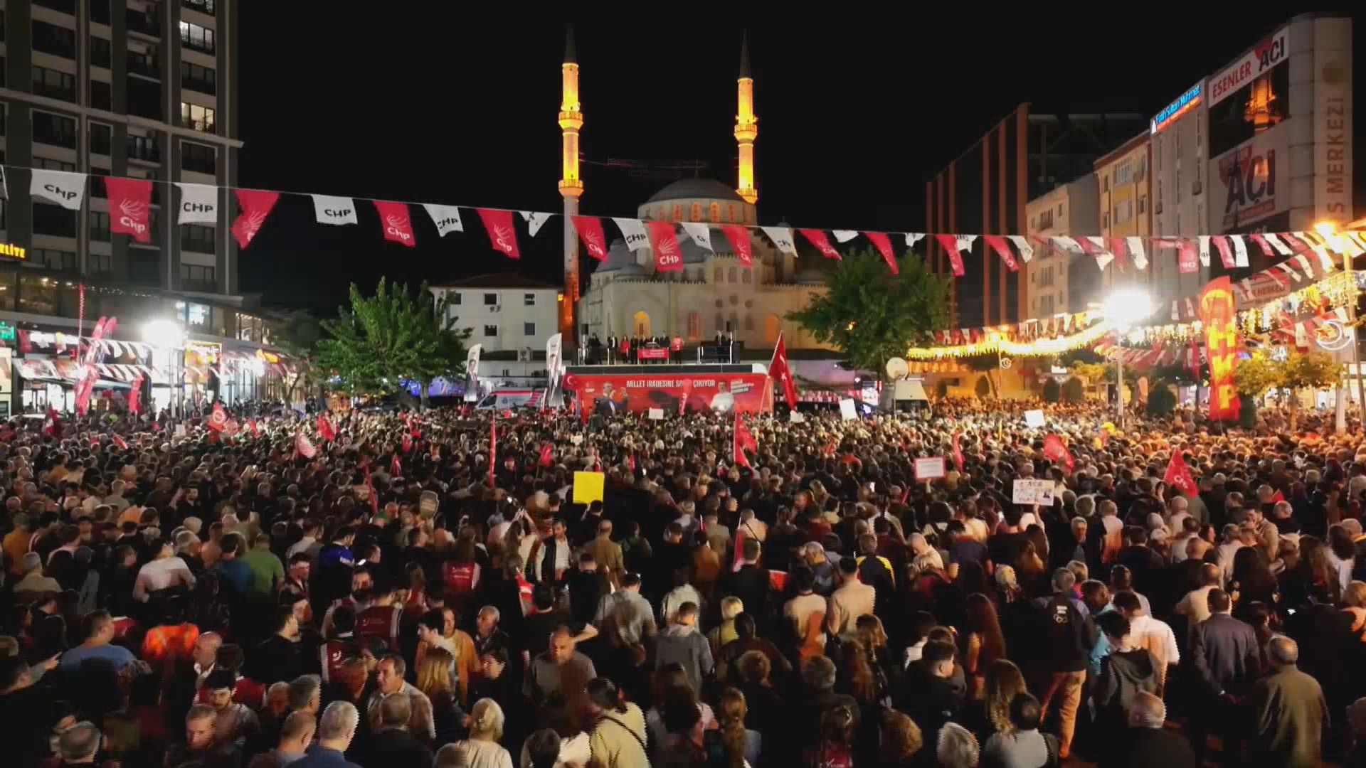 Özgür Özel Esenler Konuşması