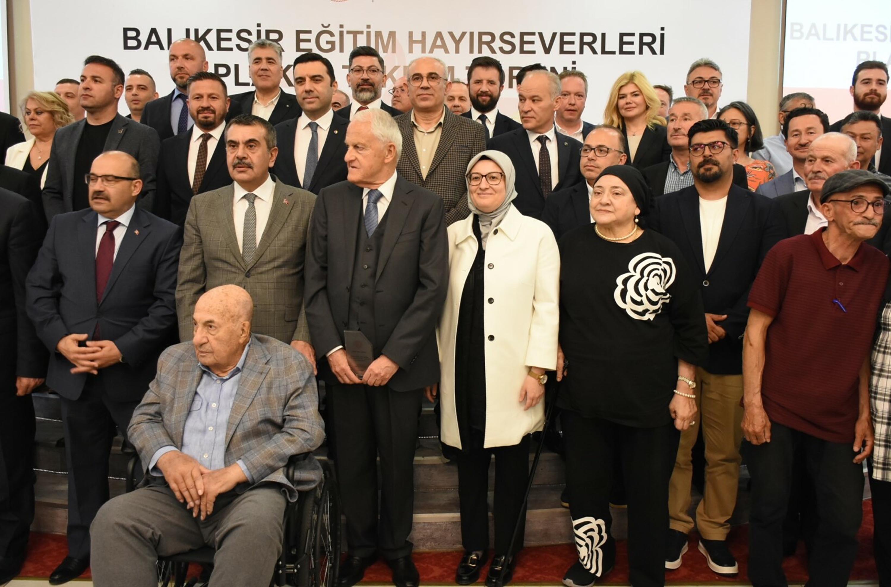 Milli Eğitim Bakanı Yusuf Tekin konuşma yapıyor