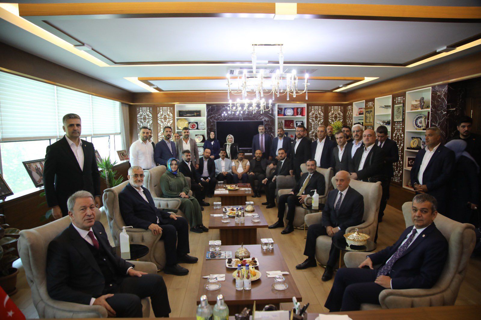 Hulusi Akar konuşma yaparken