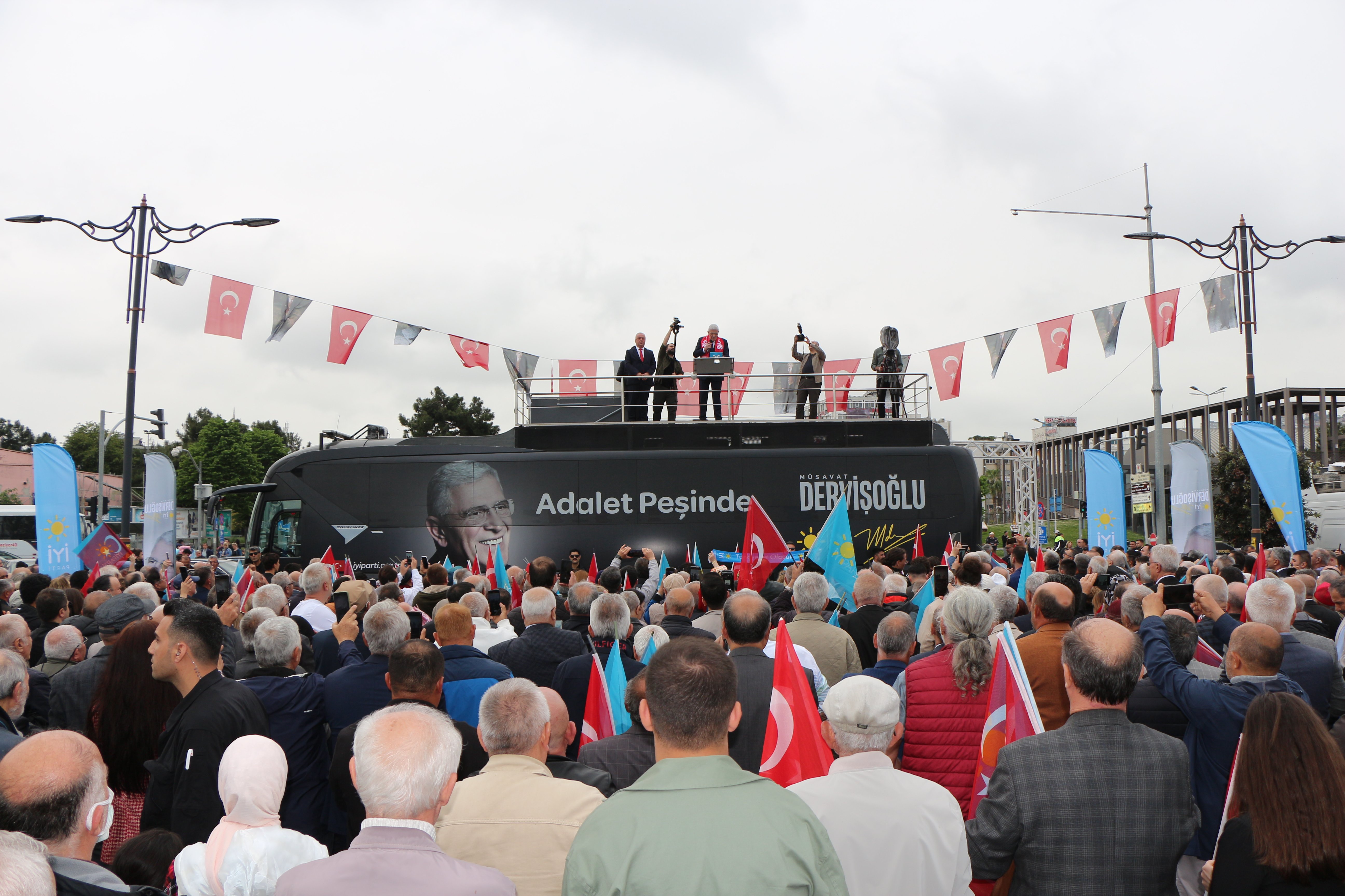 Müsavat Dervişoğlu Onur Anıtı