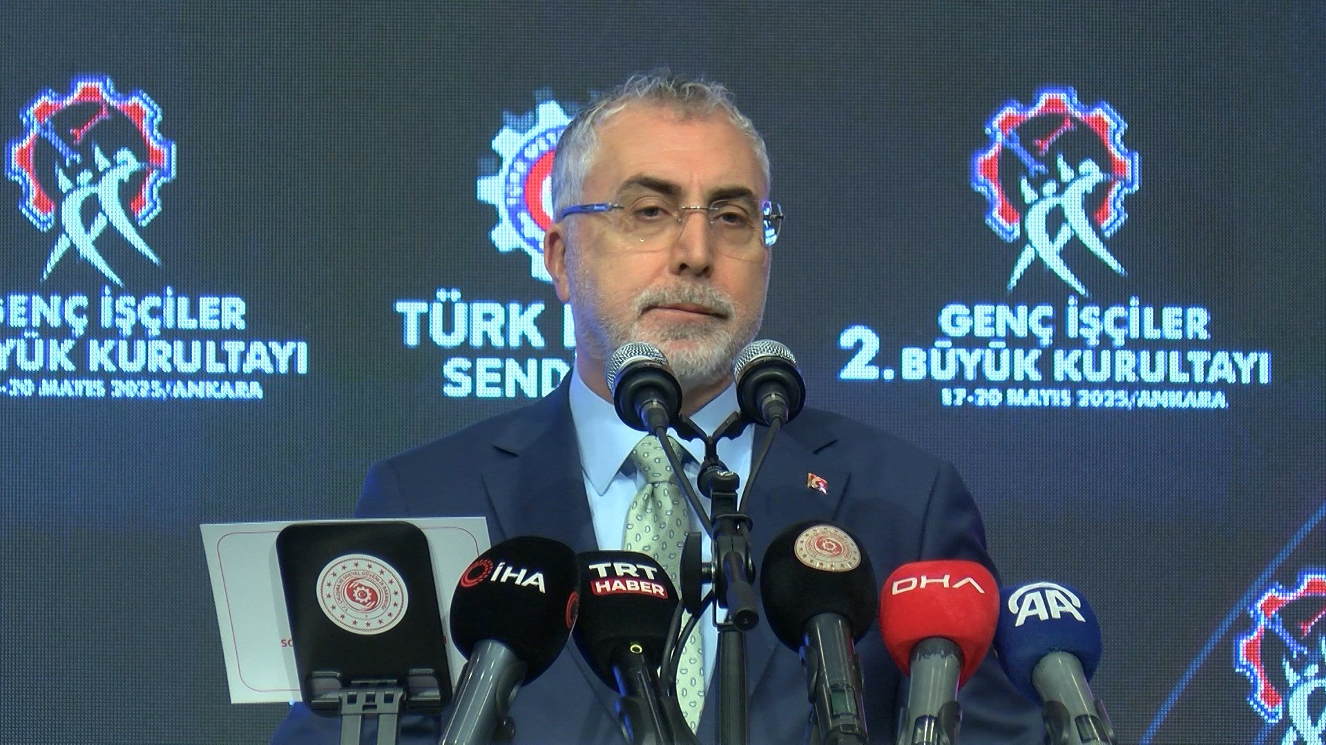 Bakan Vedat Işıkhan