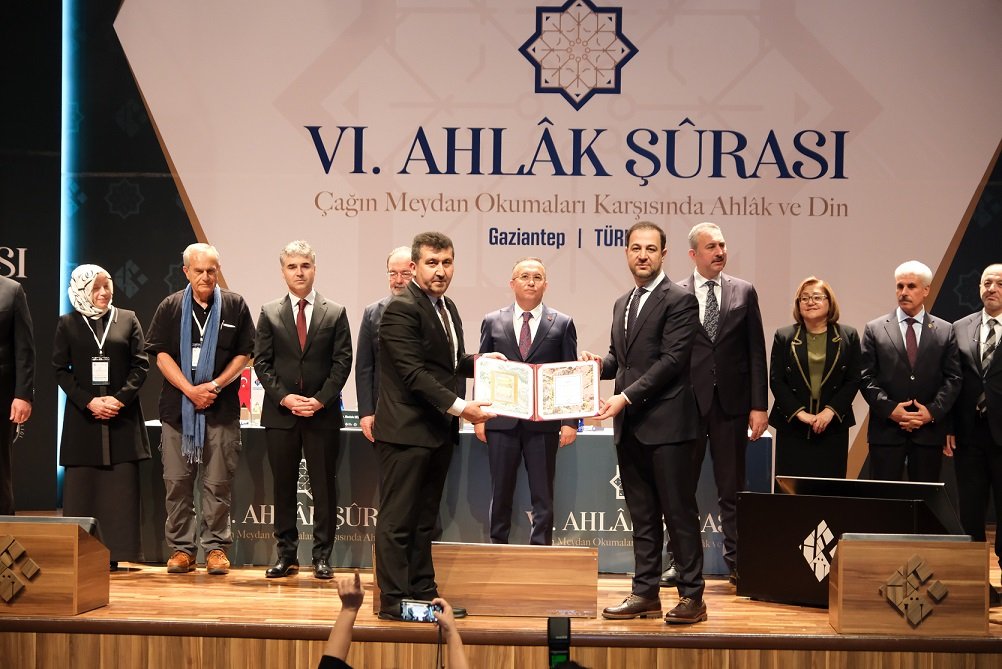 Abdulhamit Gül