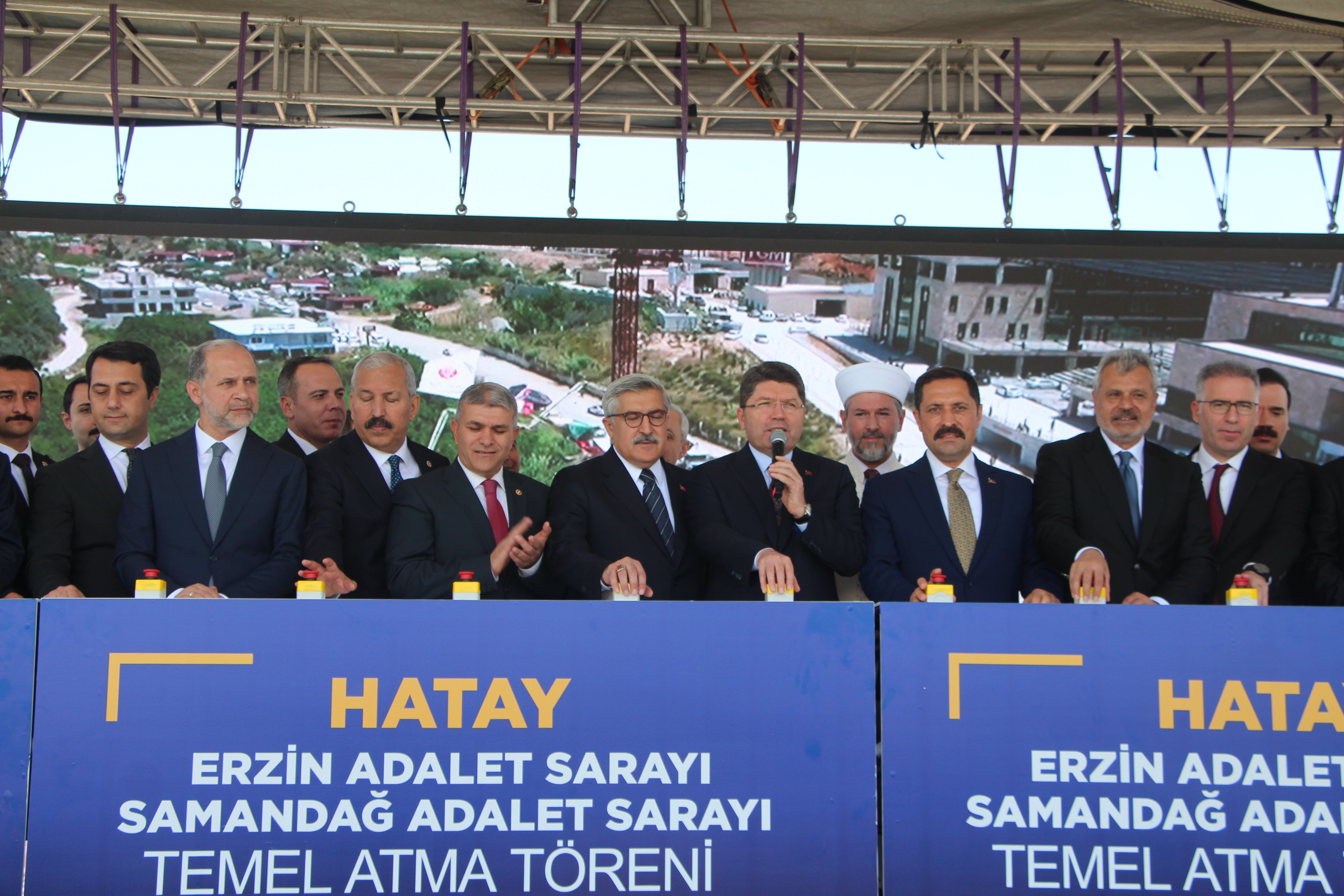 Adalet Bakanı Yılmaz Tunç konuşma yapıyor