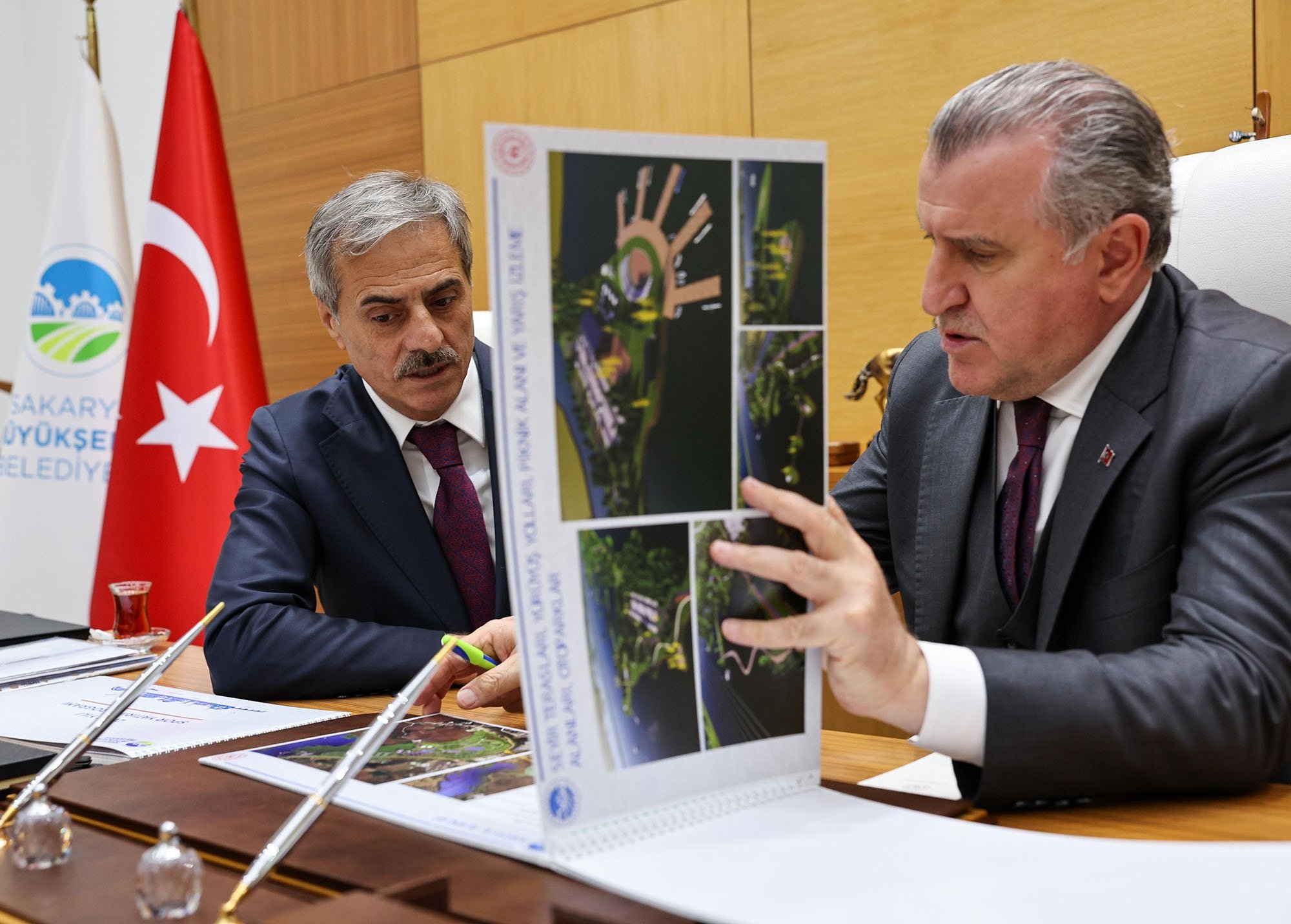 Bakan Osman Aşkın Bak