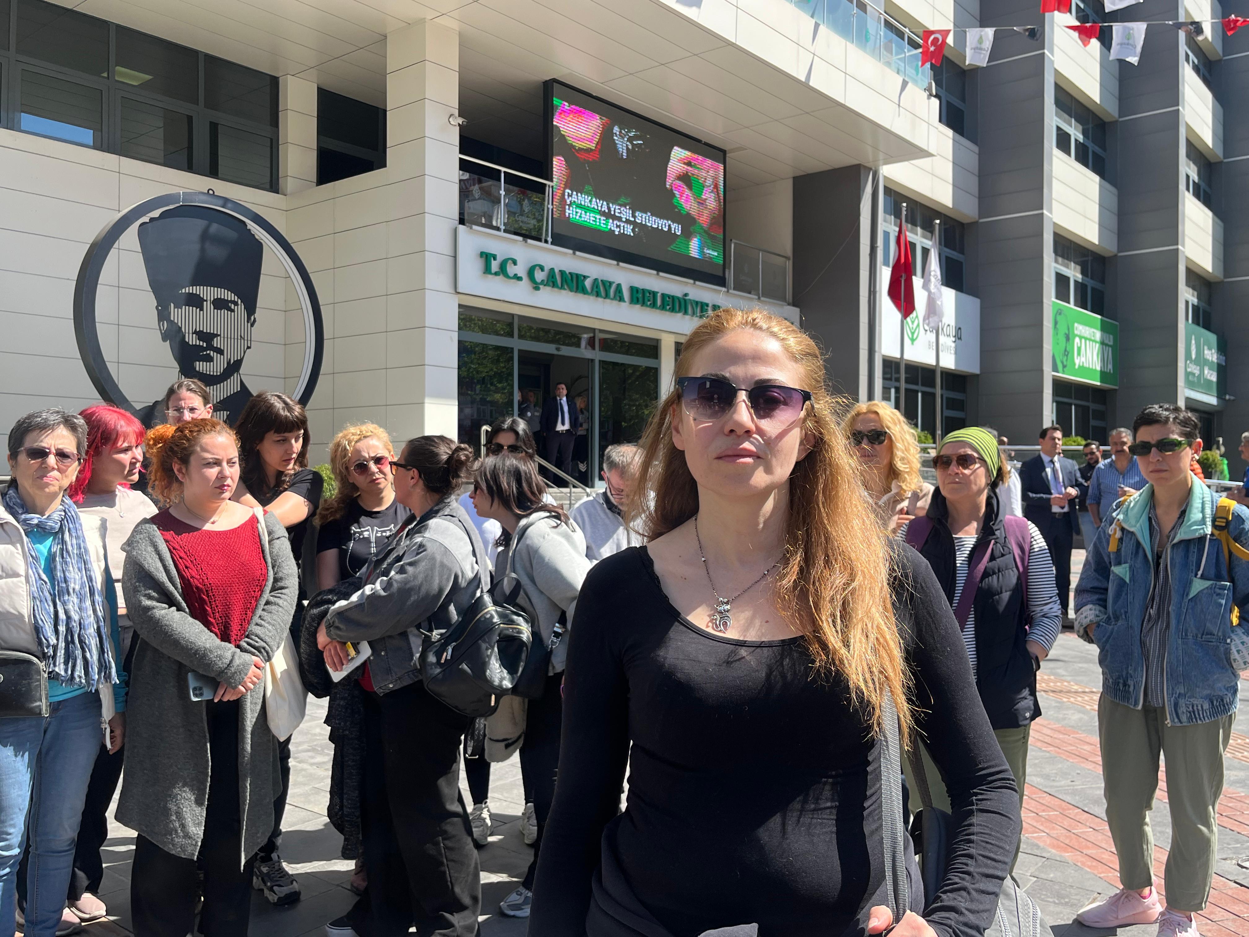 Polis ekipleri protestoya müdahale ediyor