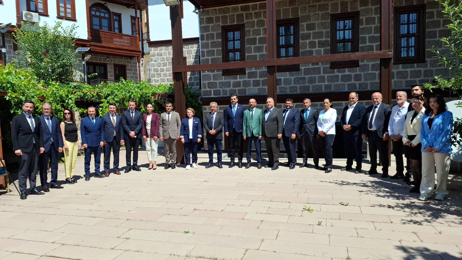 AK Parti Genel Sekreteri Eyyüp Kadir İnan