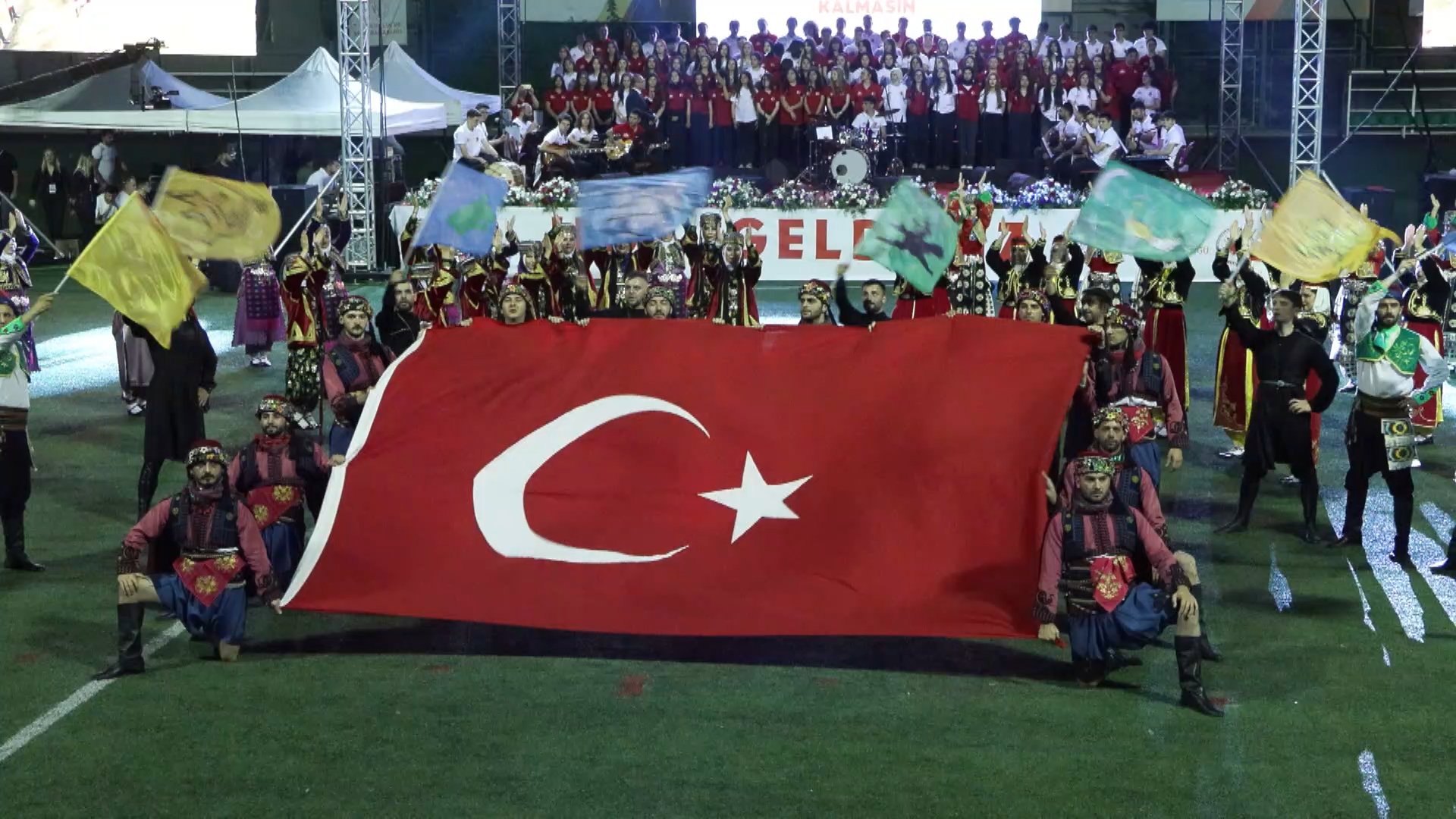 Halk Oyunları Gösterisi