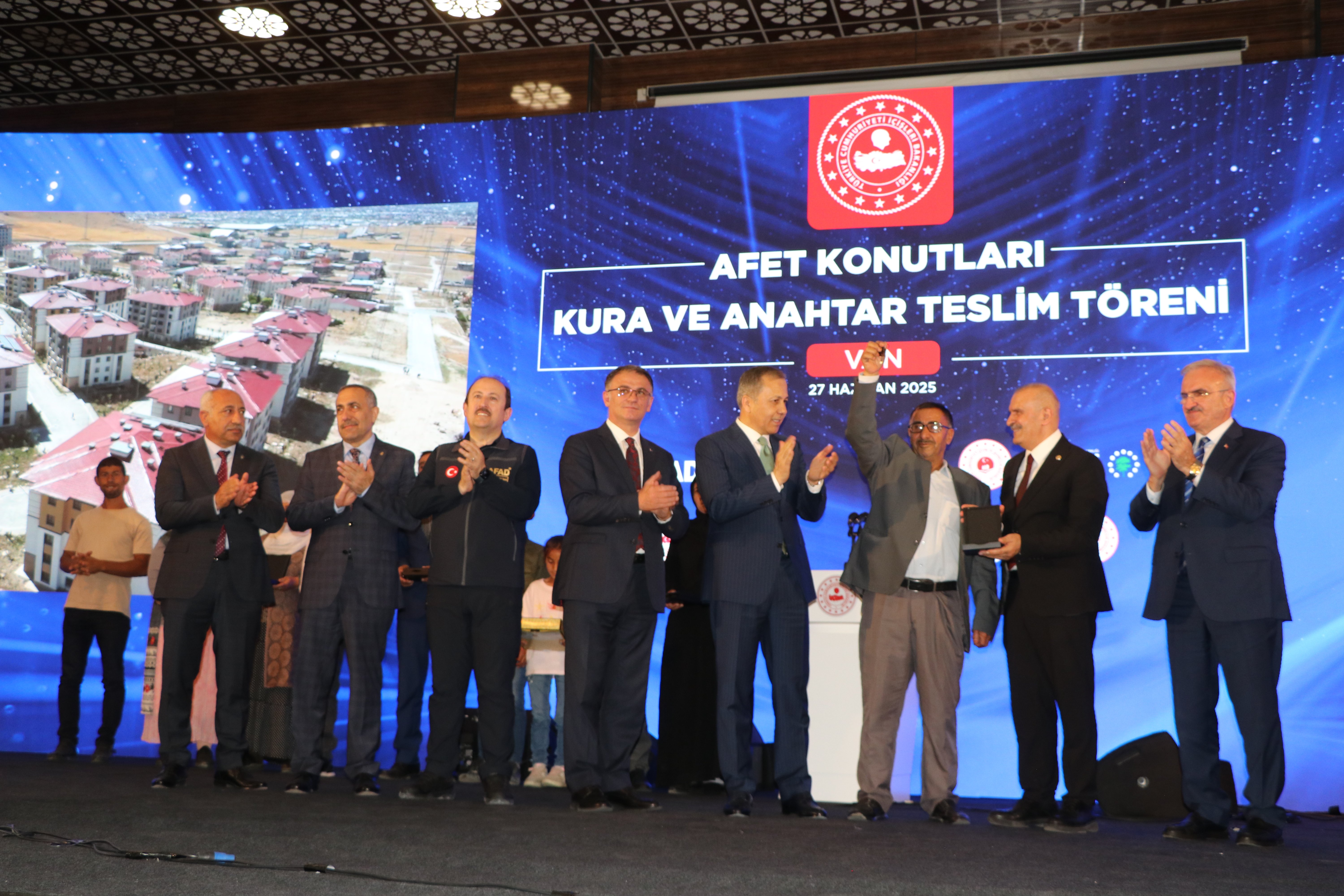 Afet konutları teslim töreni