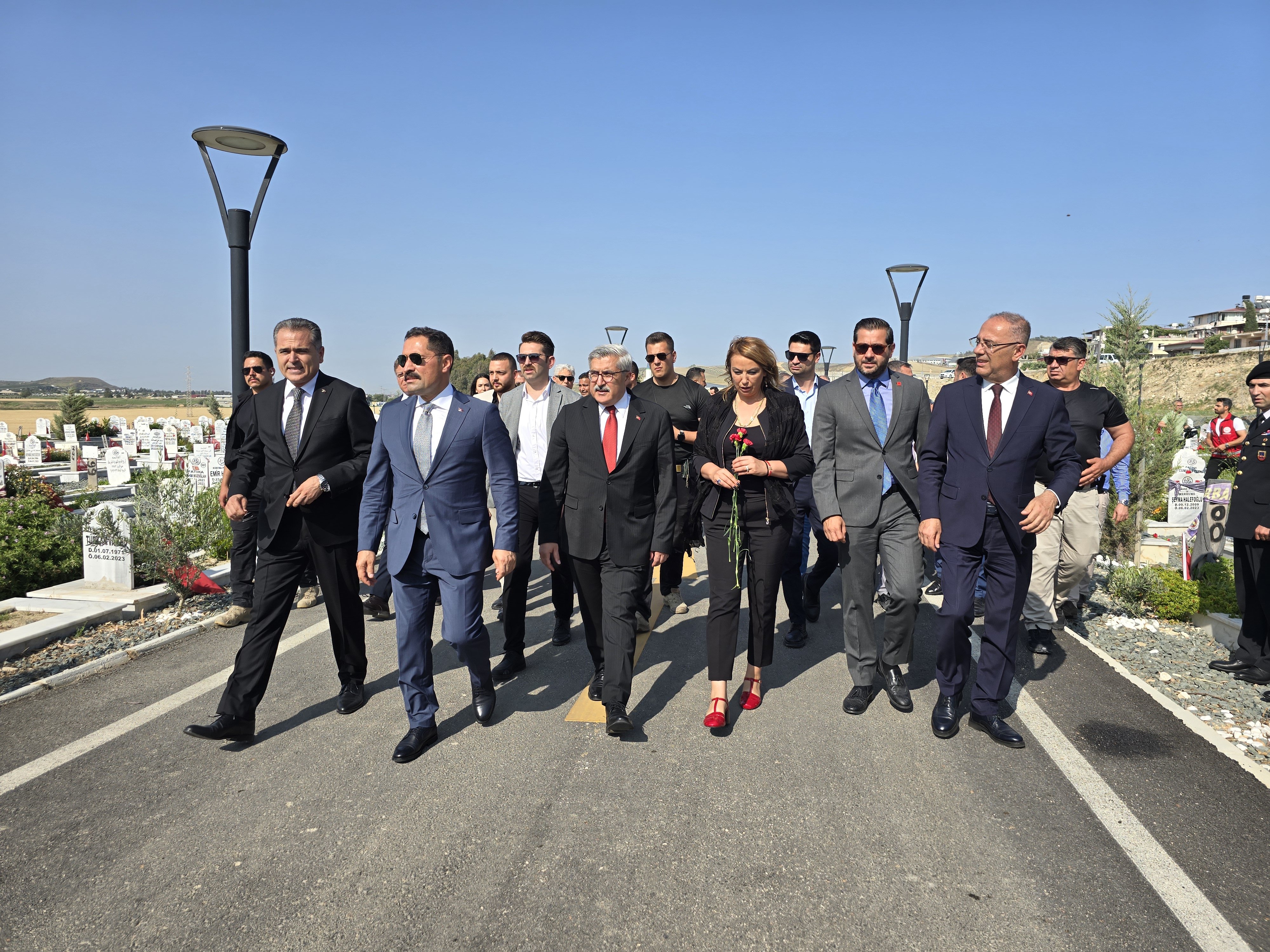 Deprem Mezarlığı Ziyareti