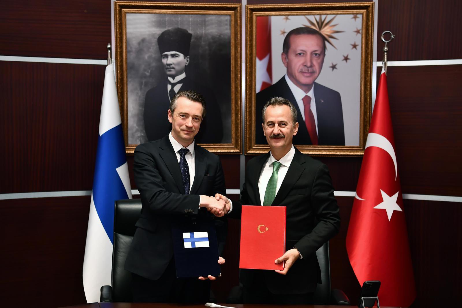 Haluk Görgün ve Olli Ruutu Mutabakat Muhtırası imza töreni