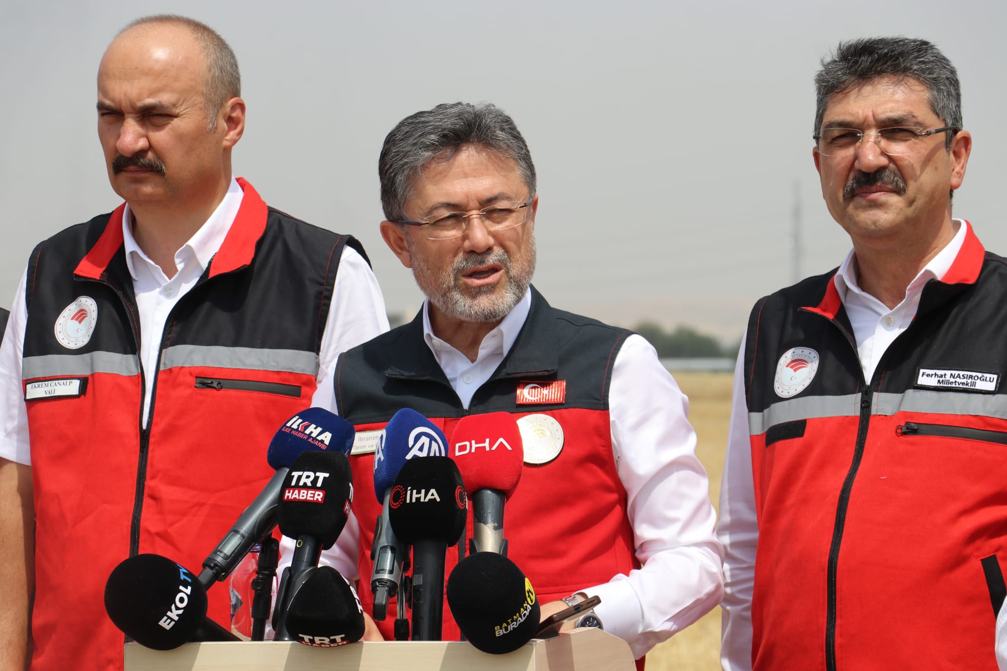 Bakan Yumaklı buğday hasadında