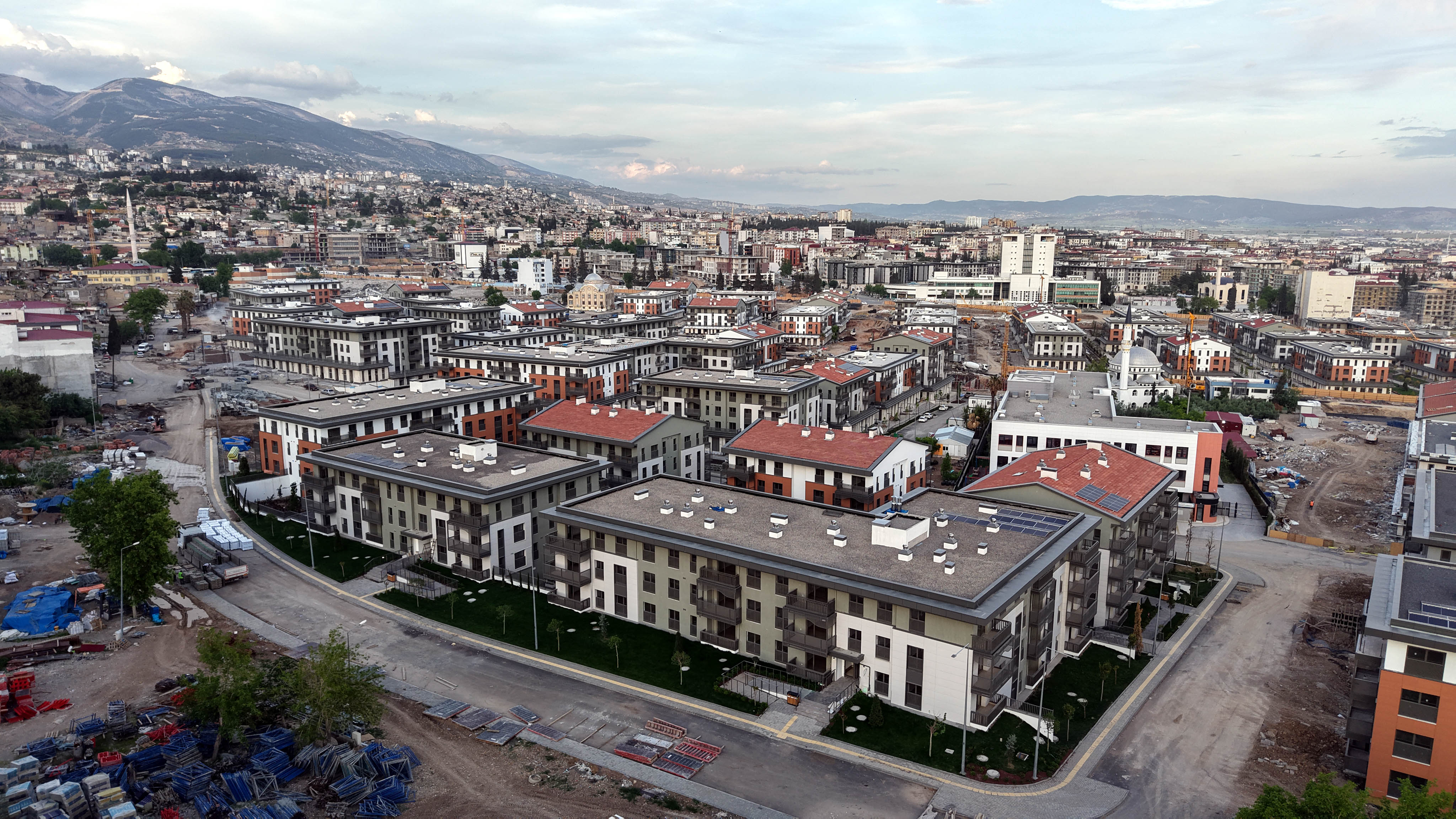 Azerbaycan Mahallesi Vali Mükerrem Ünlüer