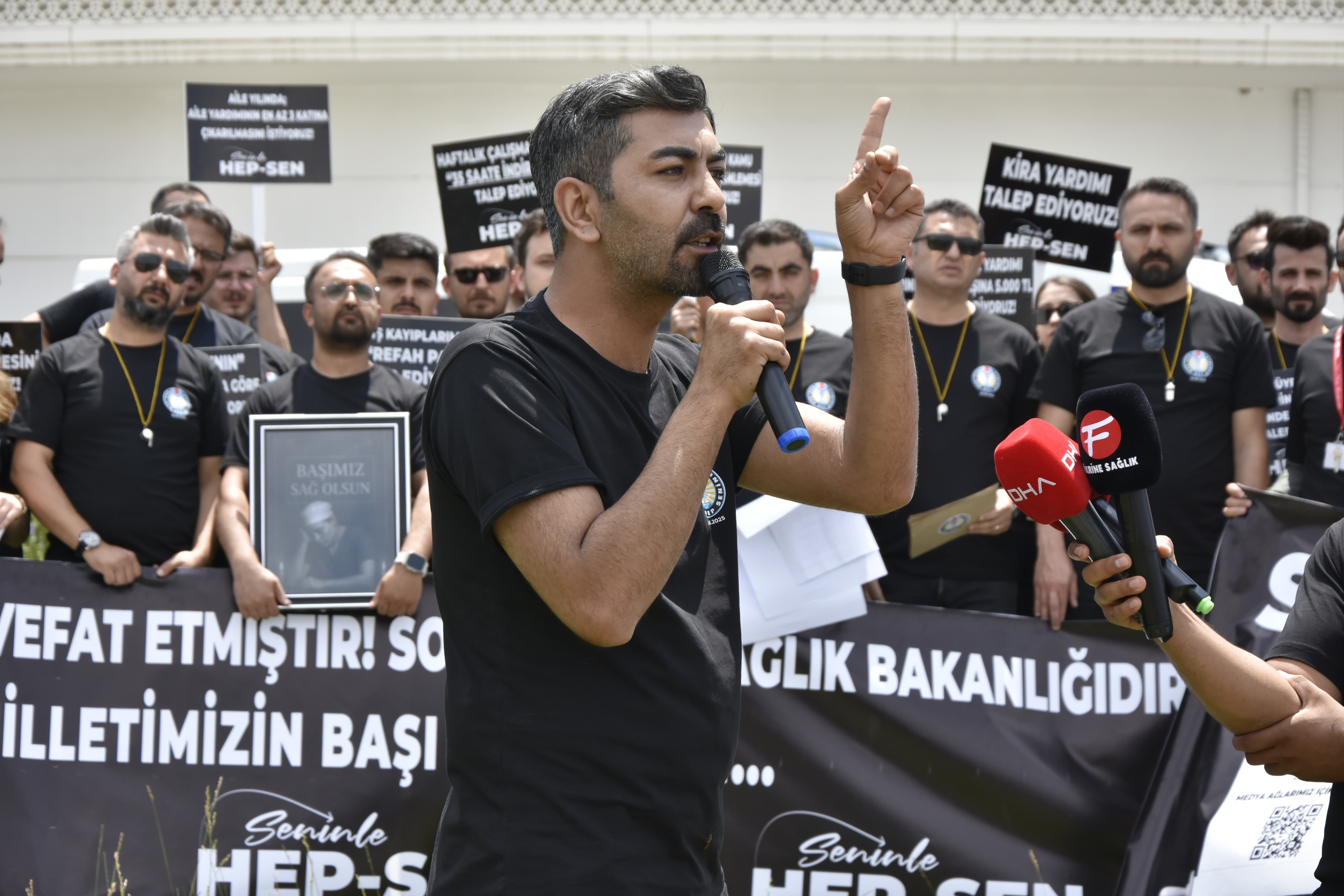 HEP-SEN Sağlık Bakanlığı önünde eylem