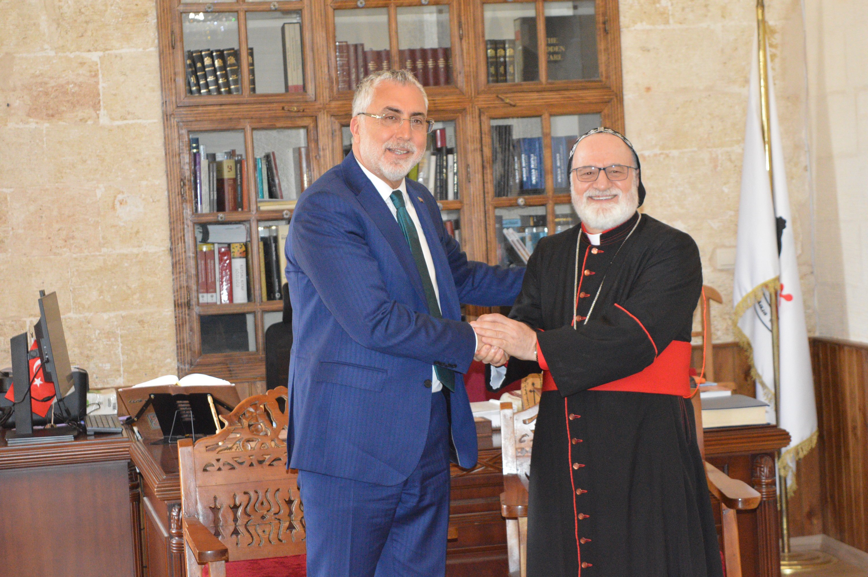 Bakan Vedat Işıkhan Deyrulzafaran Manastırı
