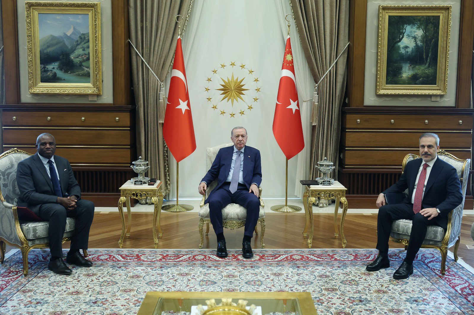 Cumhurbaşkanı Erdoğan ve İngiltere Dışişleri Bakanı Lammy