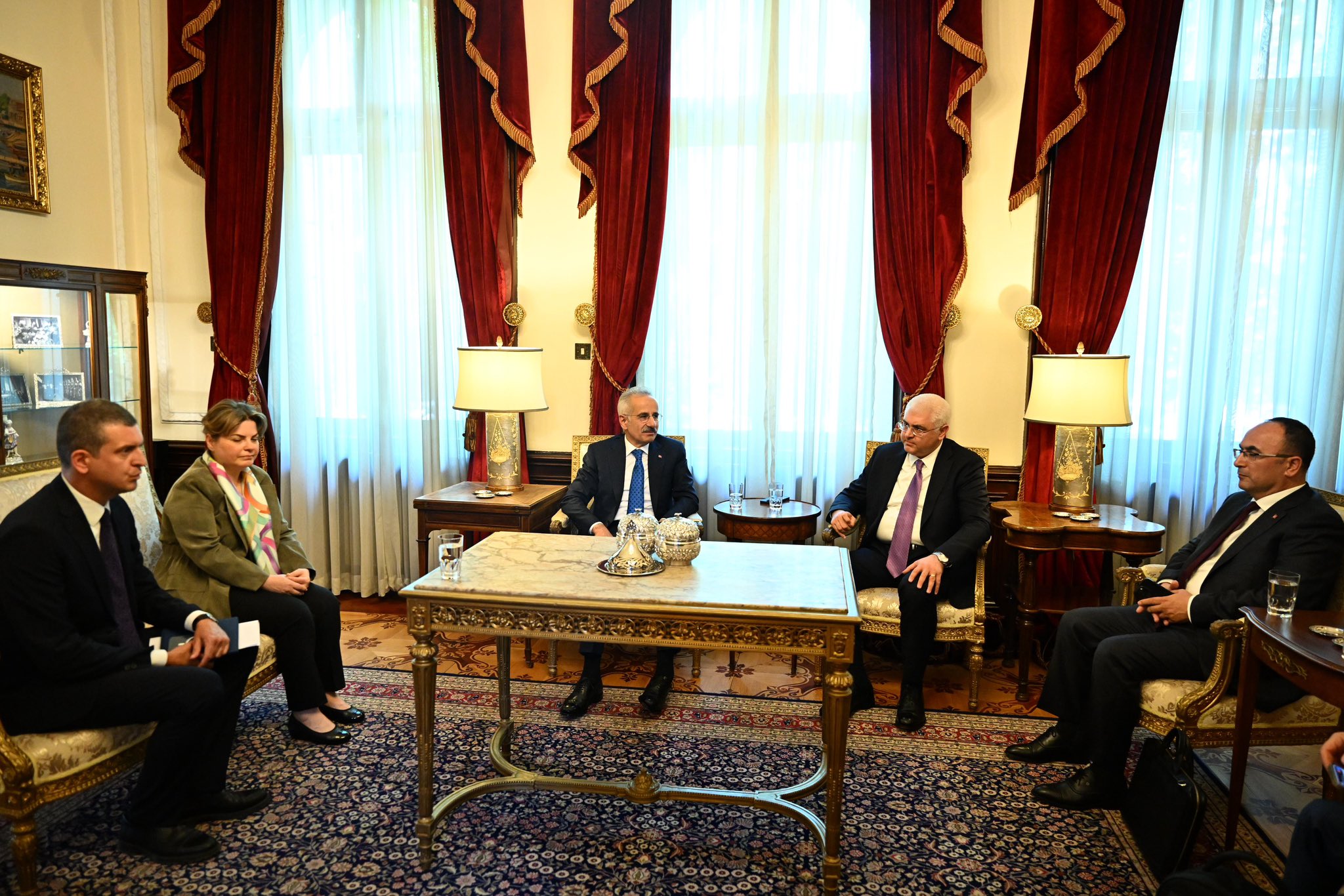 Bakan Uraloğlu Büyükelçi Uyanık ile görüşme