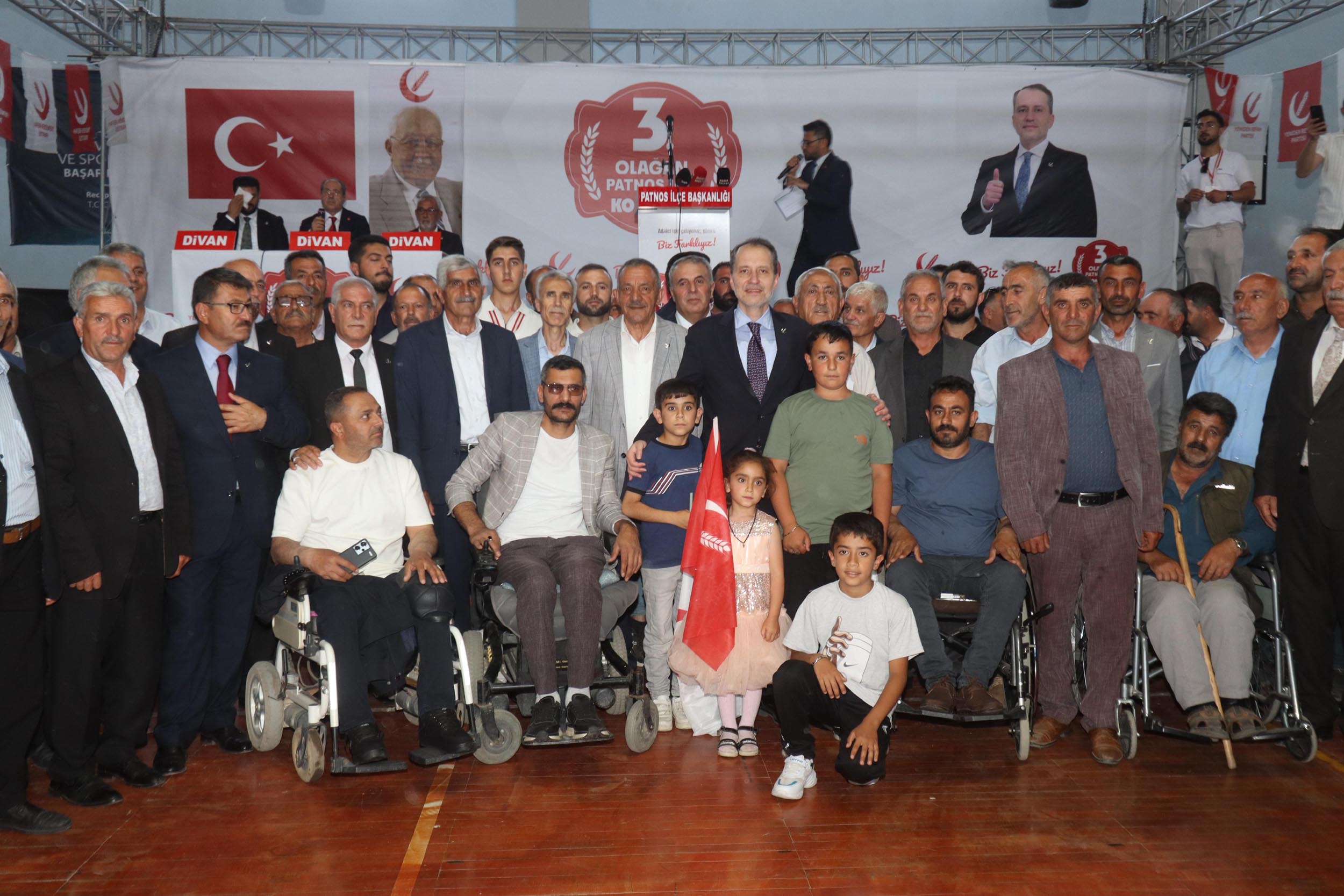 Fatih Erbakan Partililerle