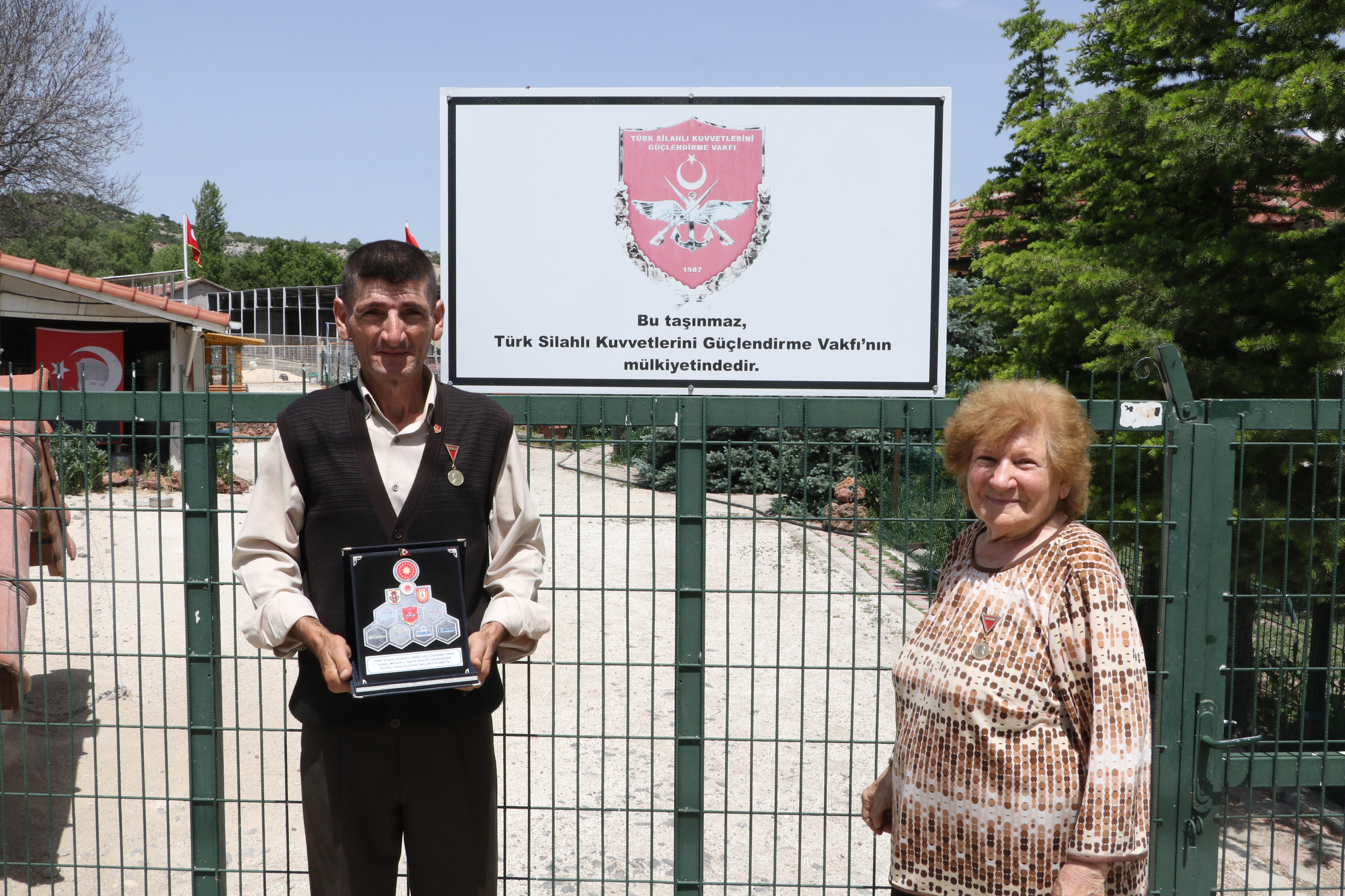 Yener Tuncer ve Ailesi