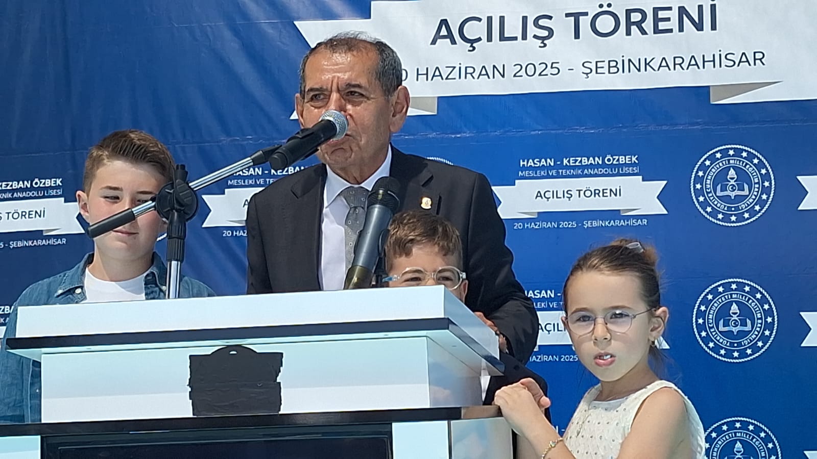 Bakan Kacır konuşma yapıyor