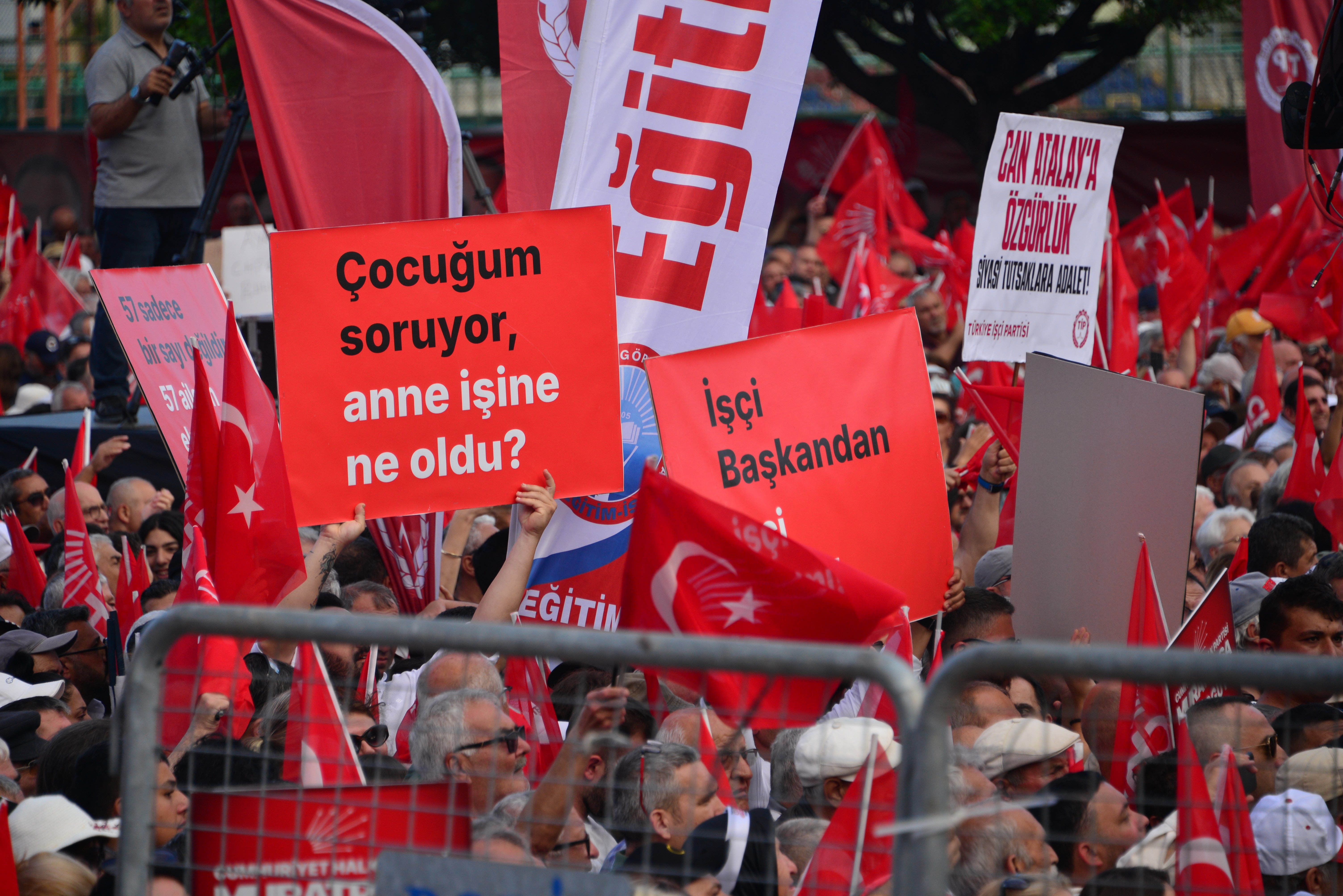 Antalya Mitingi Kalabalık