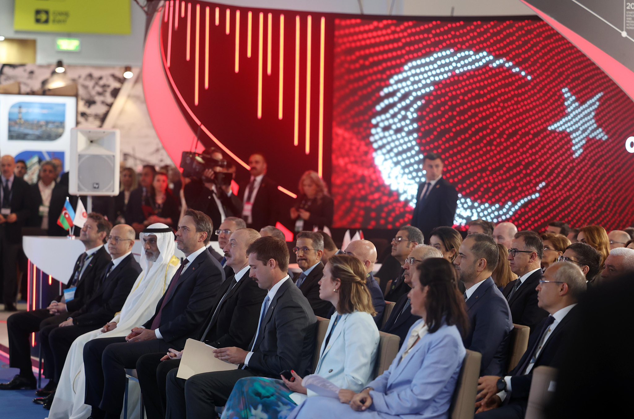 Bakan Bayraktar Bakü Enerji Haftası