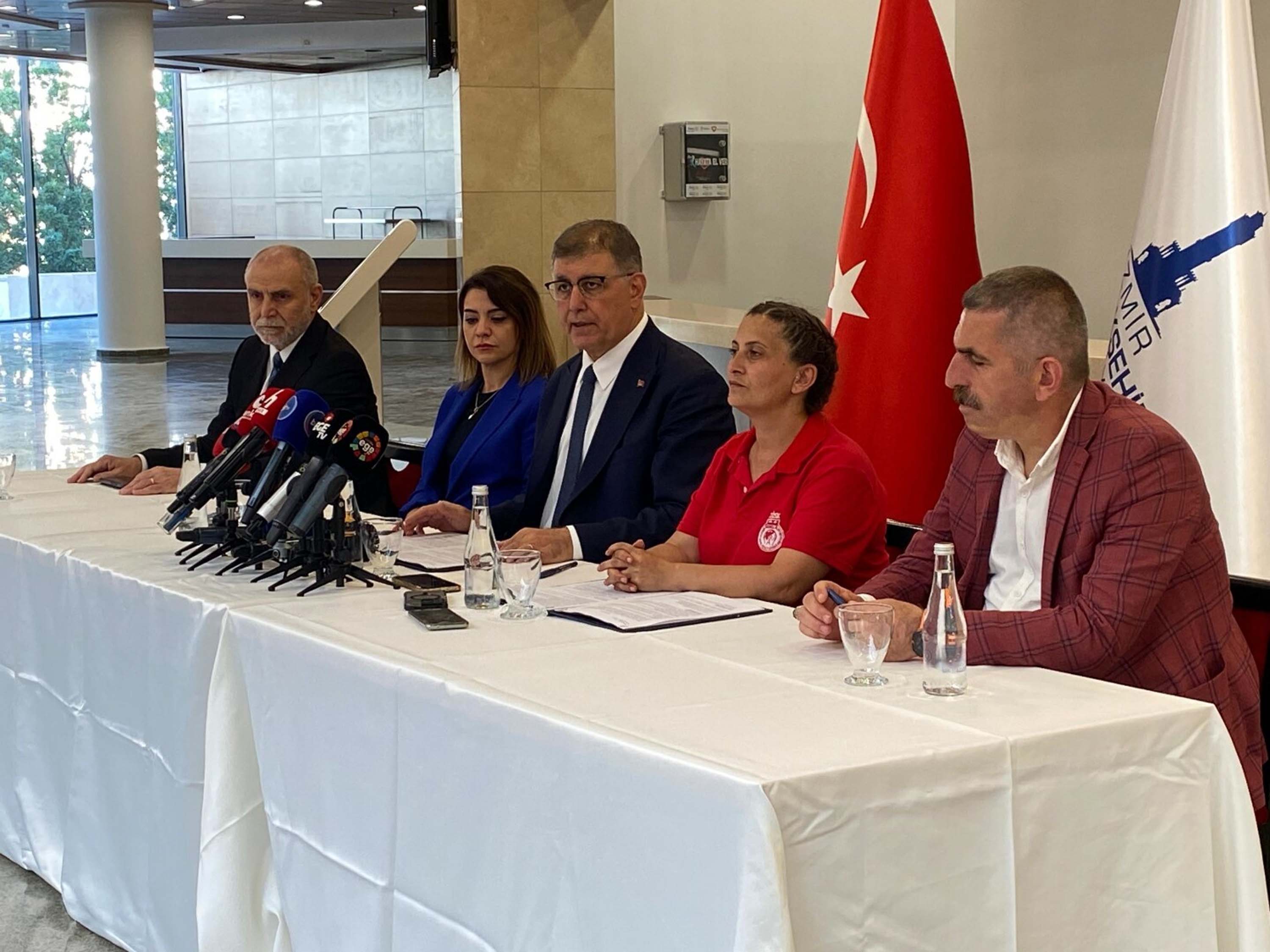 İzmir Büyükşehir Belediyesi TİS İmza Töreni