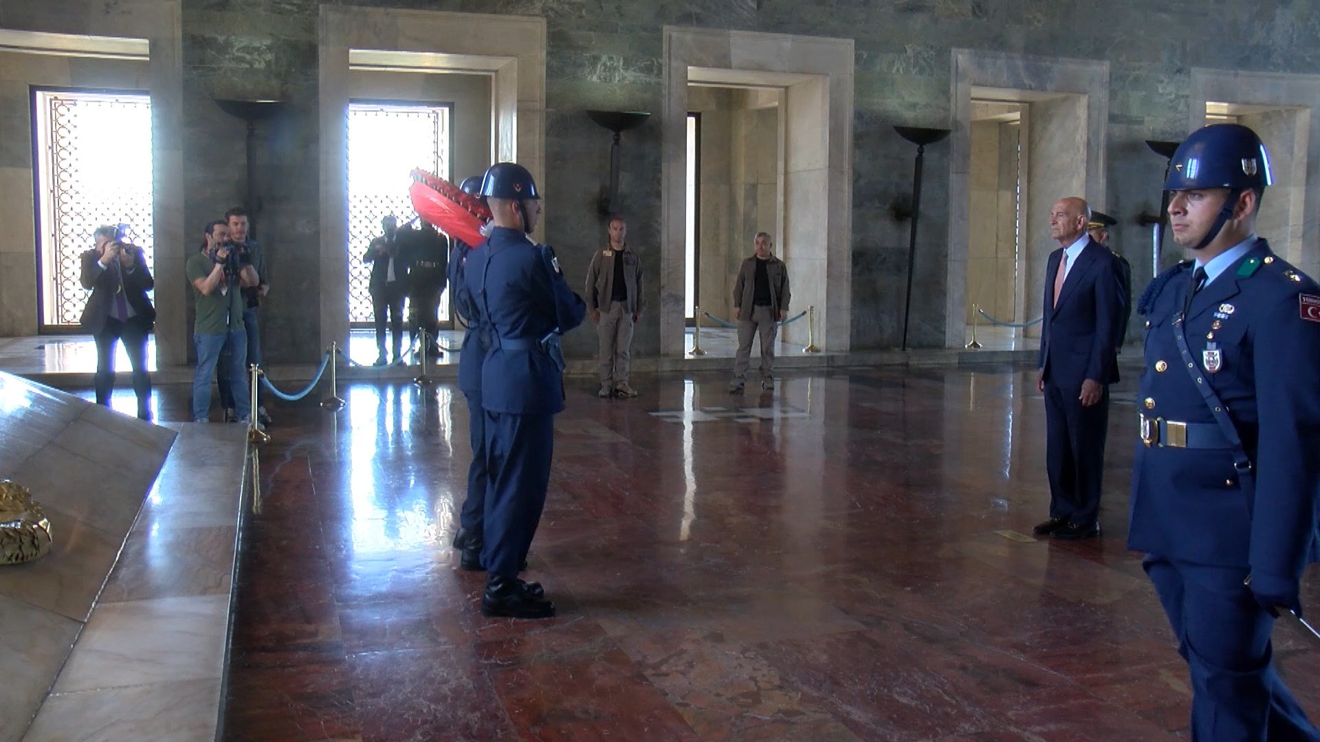 ABD Büyükelçisi Tom Barrack Anıtkabir ziyareti